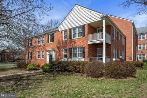 1308 Belle View Boulevard Unit A2, Alexandria, VA MLS: VAFX2225504