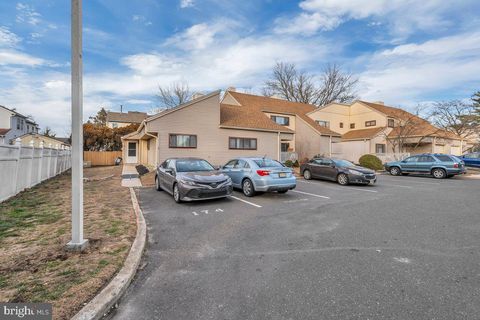 18 CHISWICK DRIVE LINDENWOLD NJ 08021