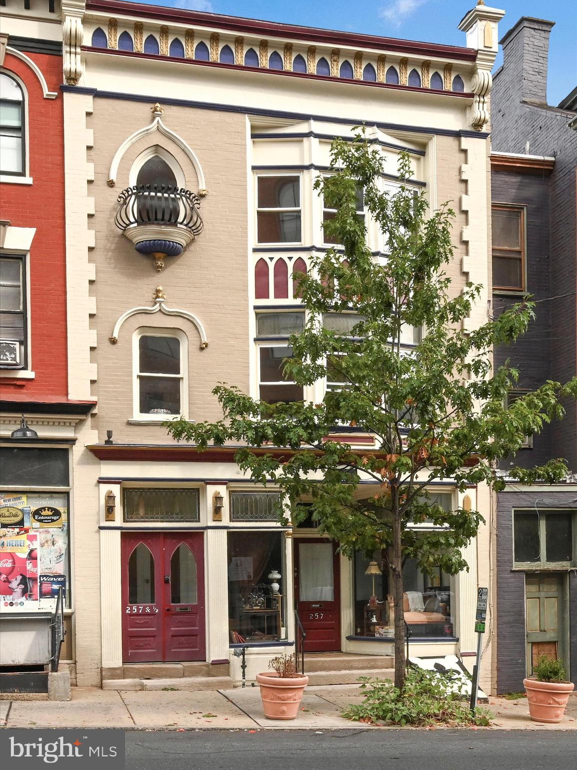 257 W KING STREET