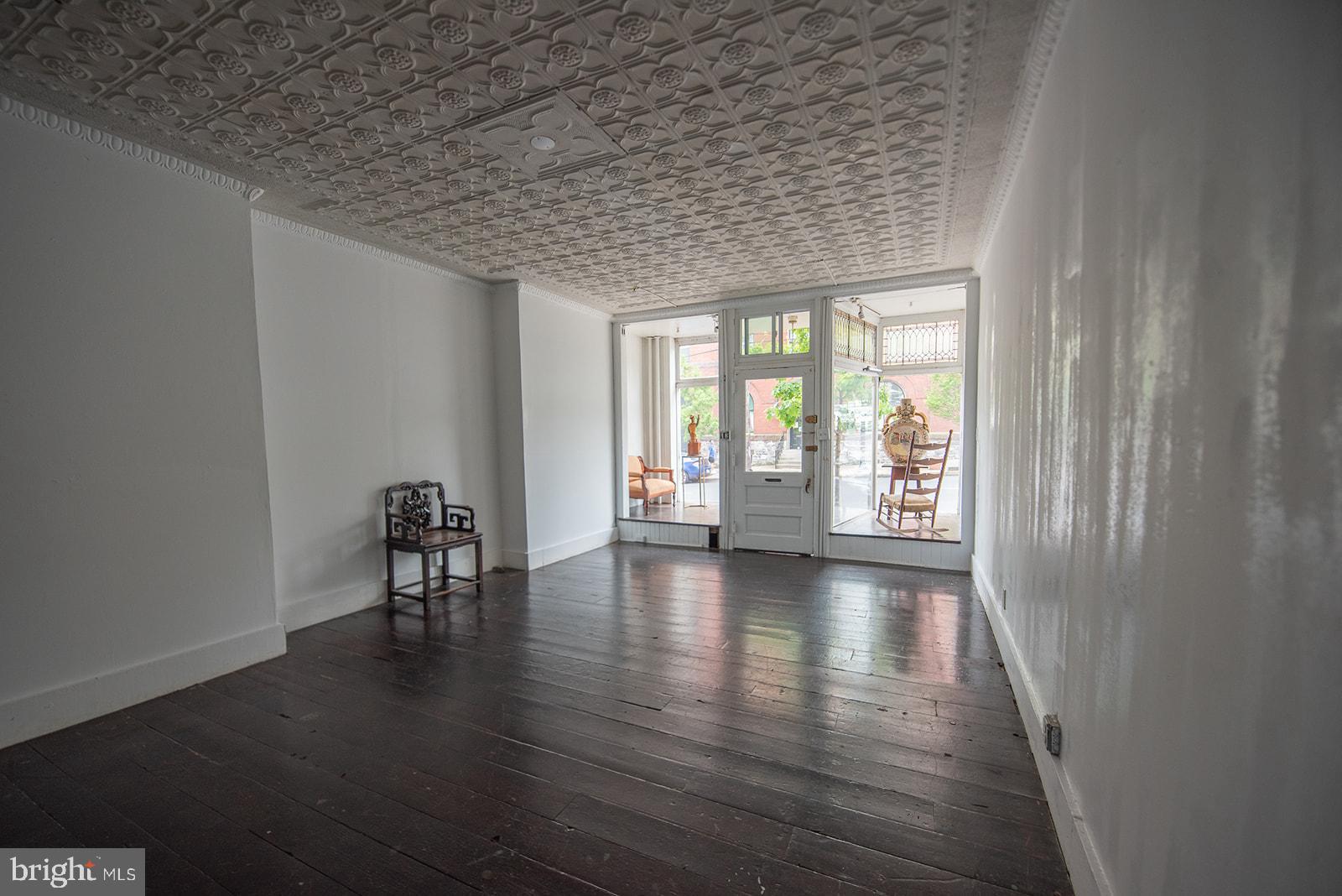 257 W KING STREET