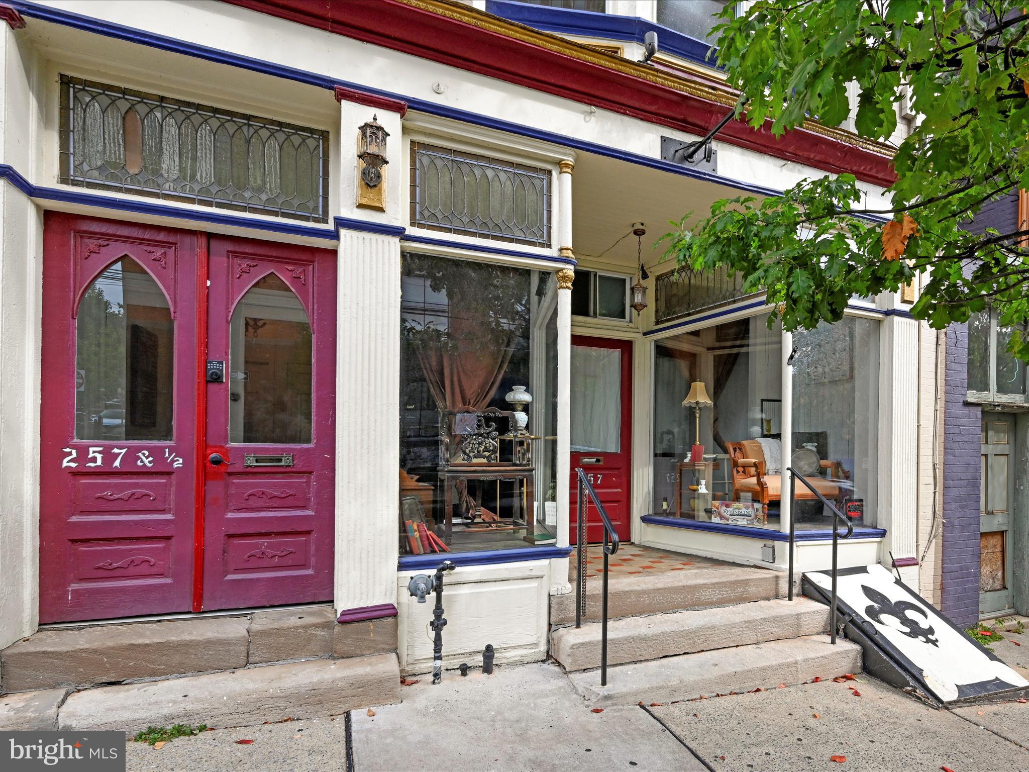 257 W KING STREET