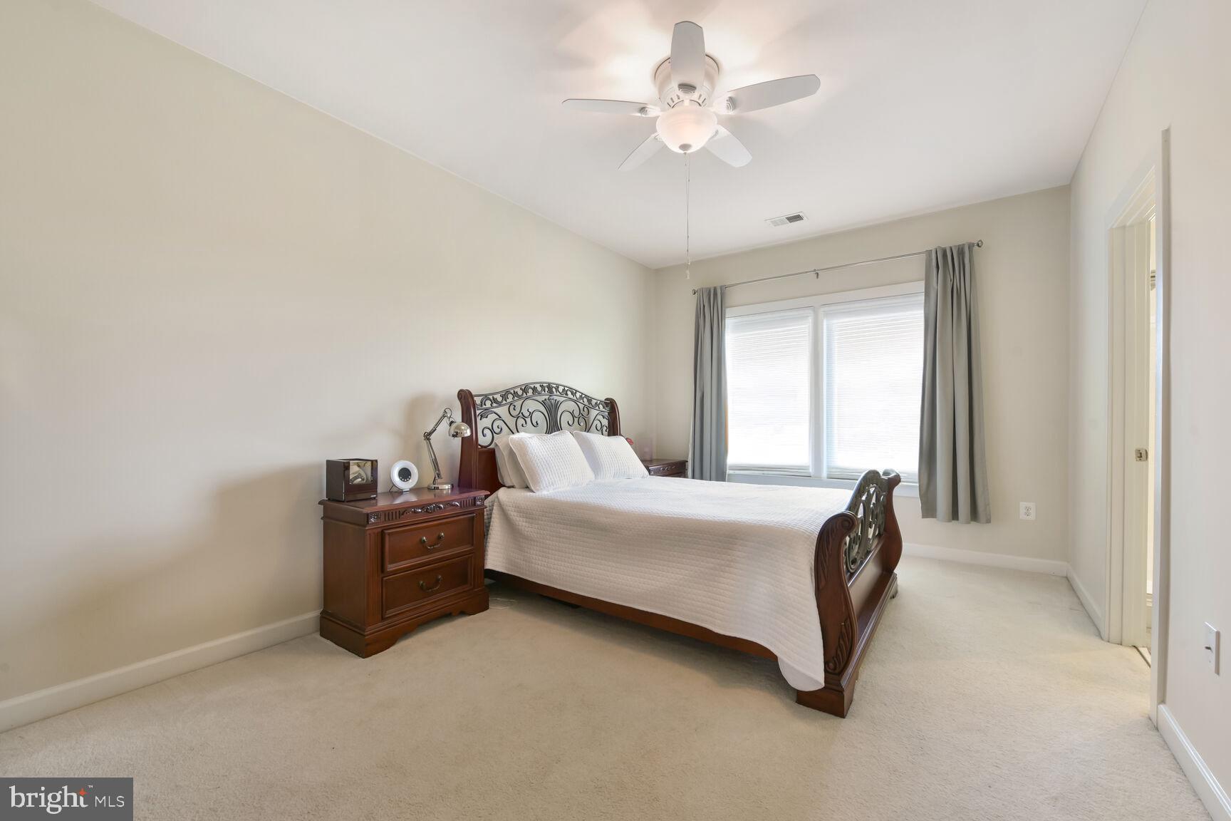 ONE LOUDOUN - Residential