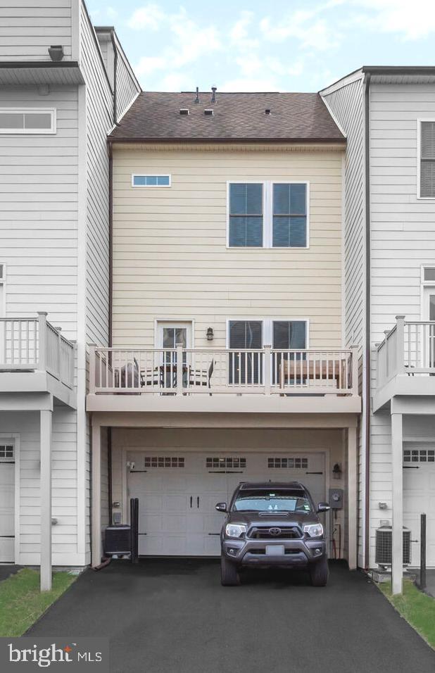 ONE LOUDOUN - Residential