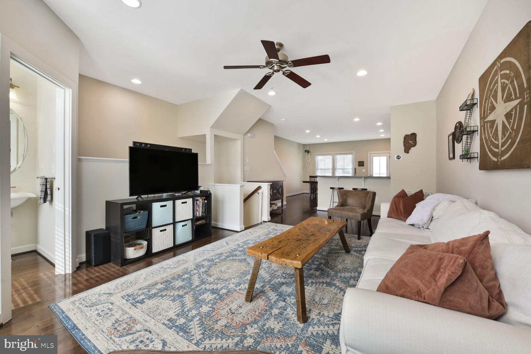 ONE LOUDOUN - Residential