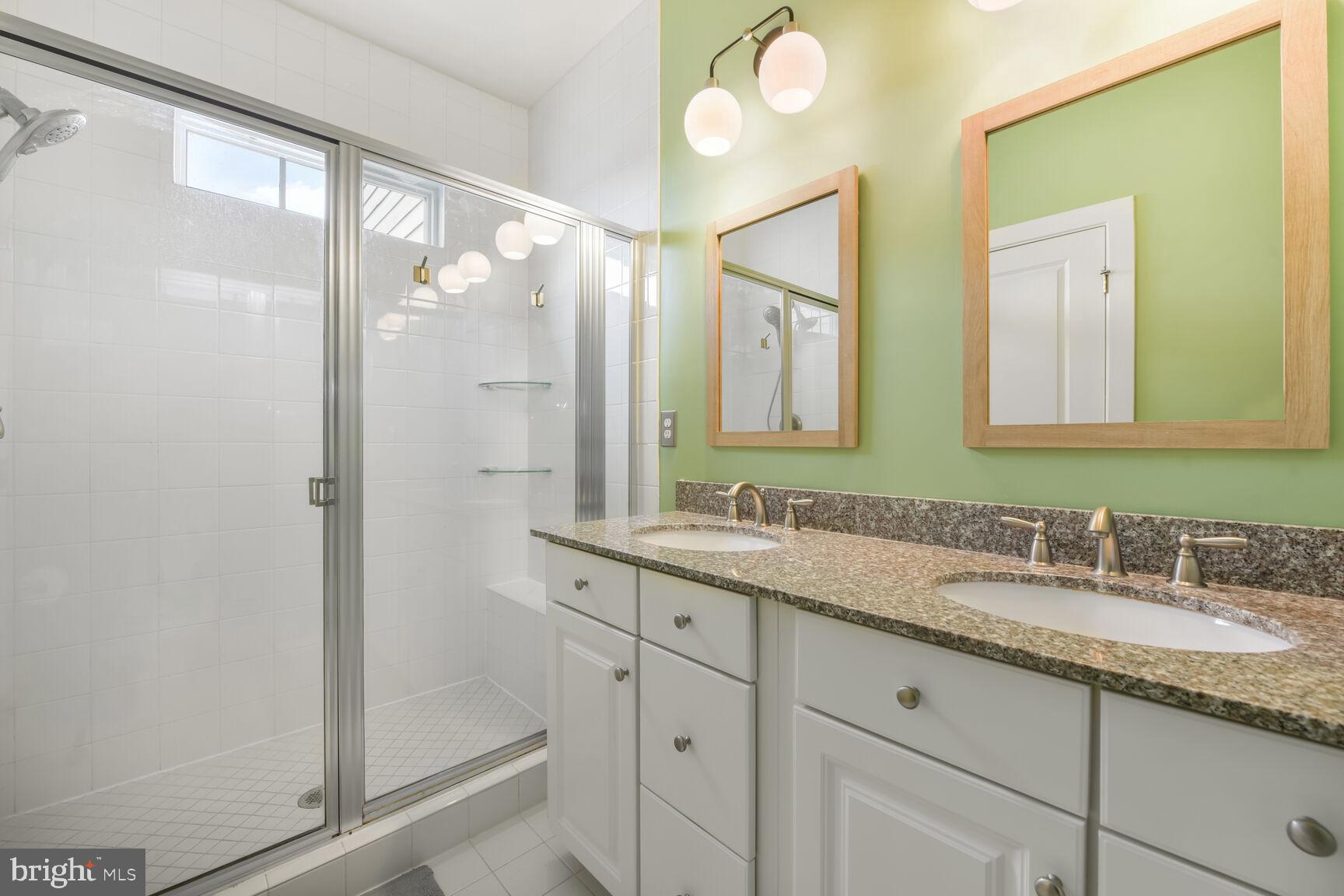 ONE LOUDOUN - Residential