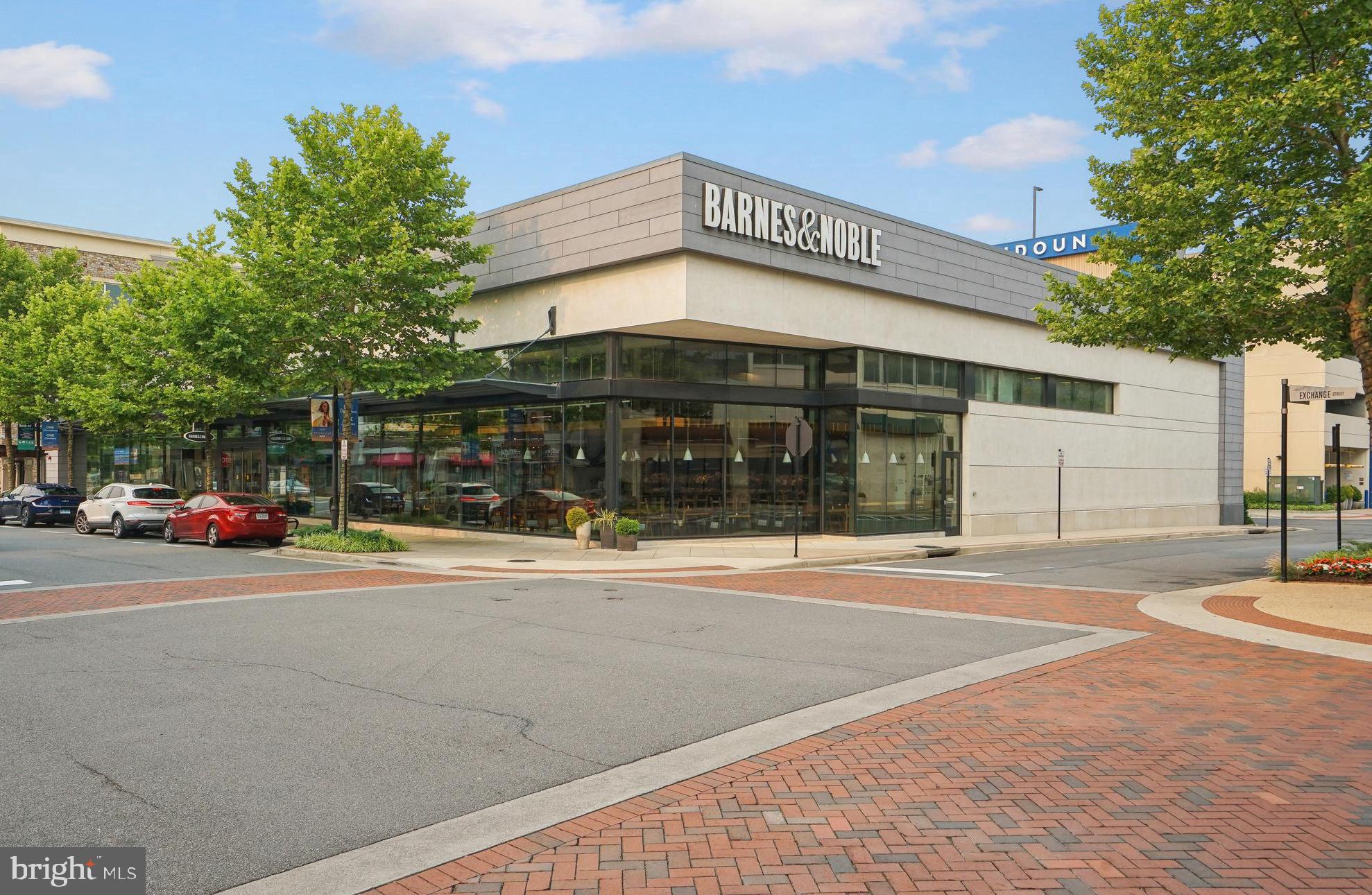 ONE LOUDOUN - Residential