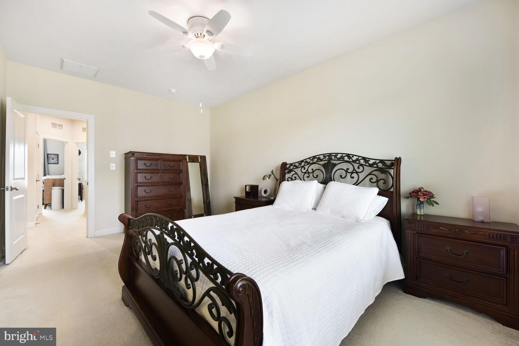 ONE LOUDOUN - Residential