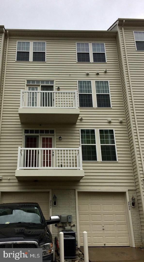 POTOMAC CLUB - Residential Lease