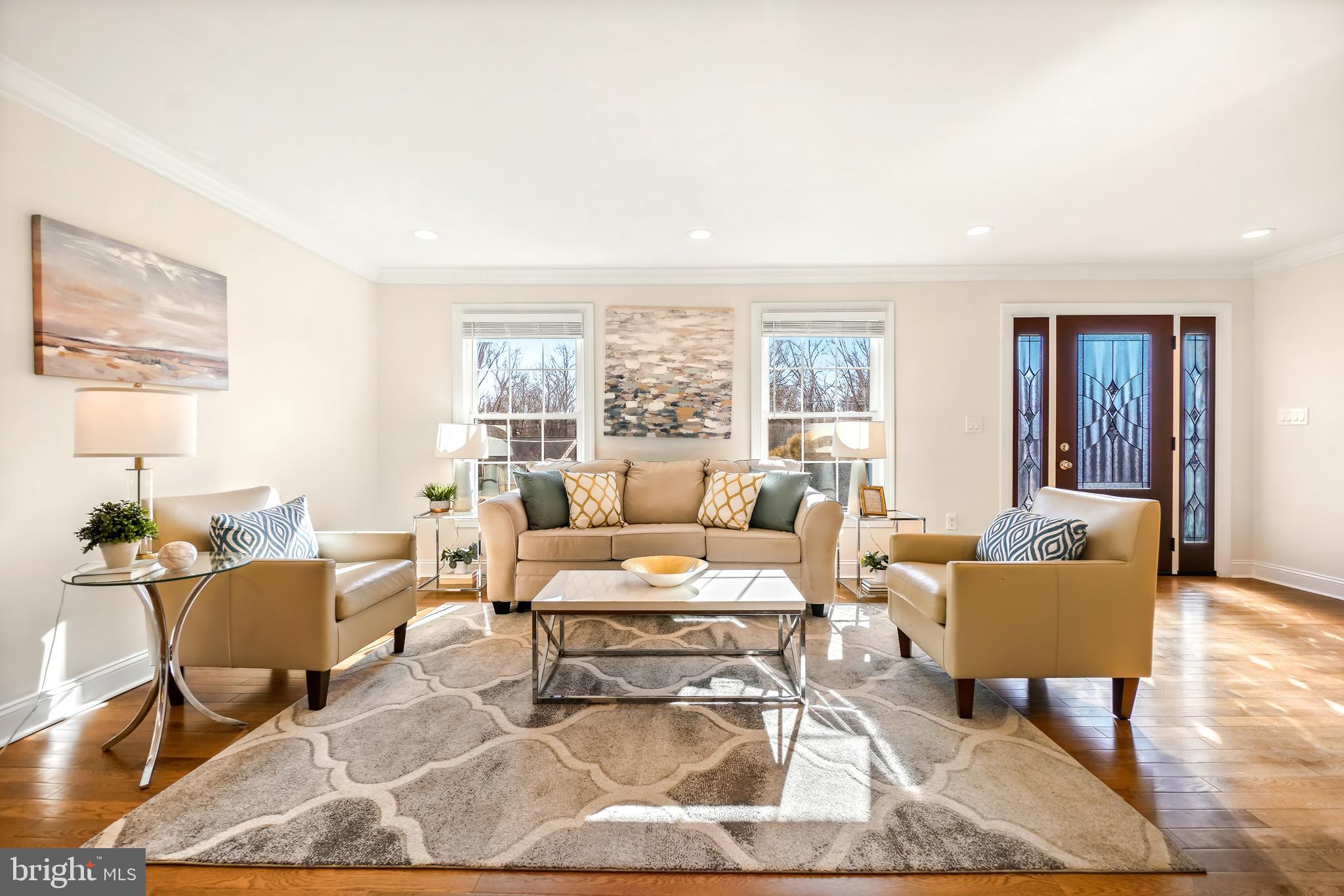 MONTGOMERY SQUARE - Residential