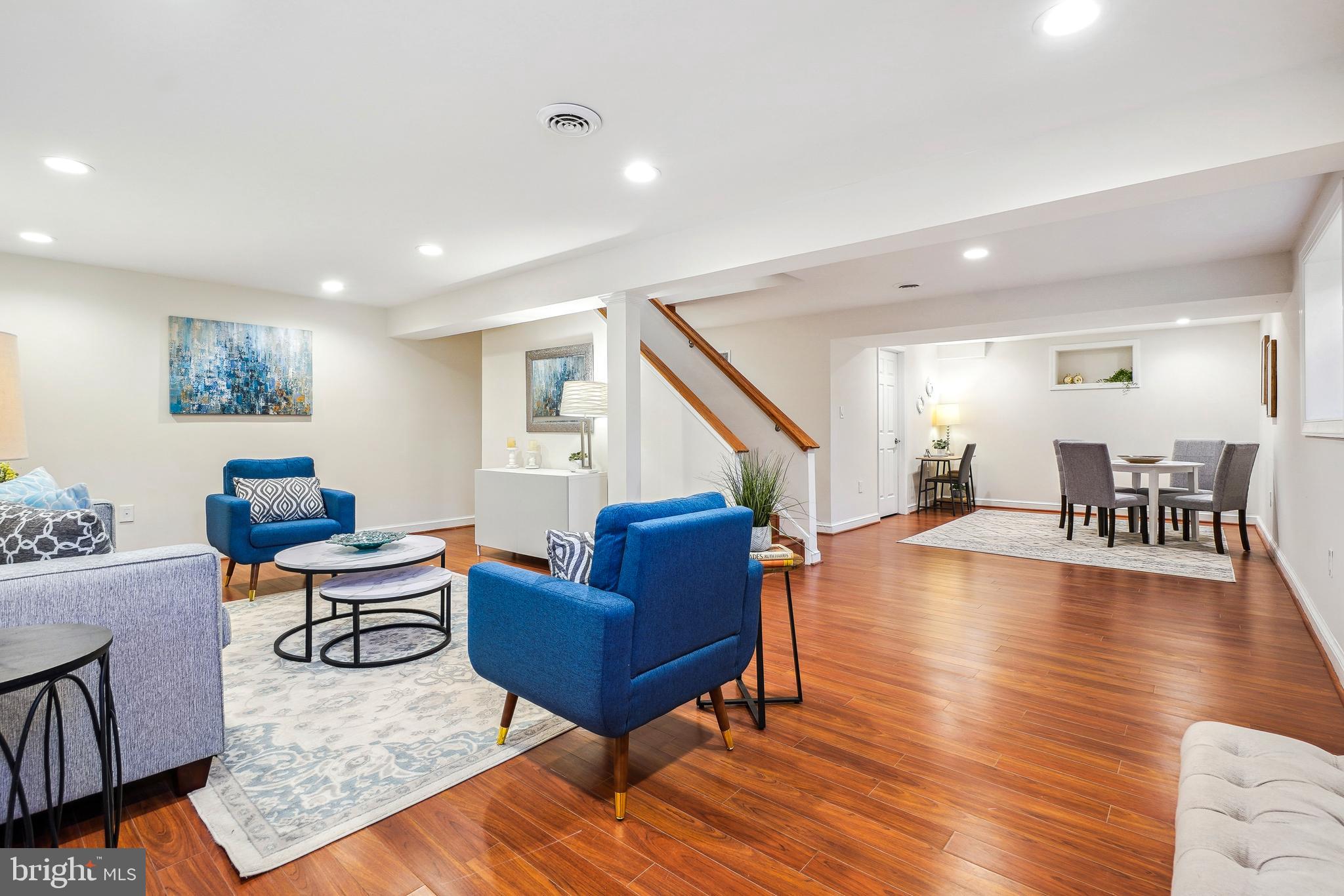 MONTGOMERY SQUARE - Residential