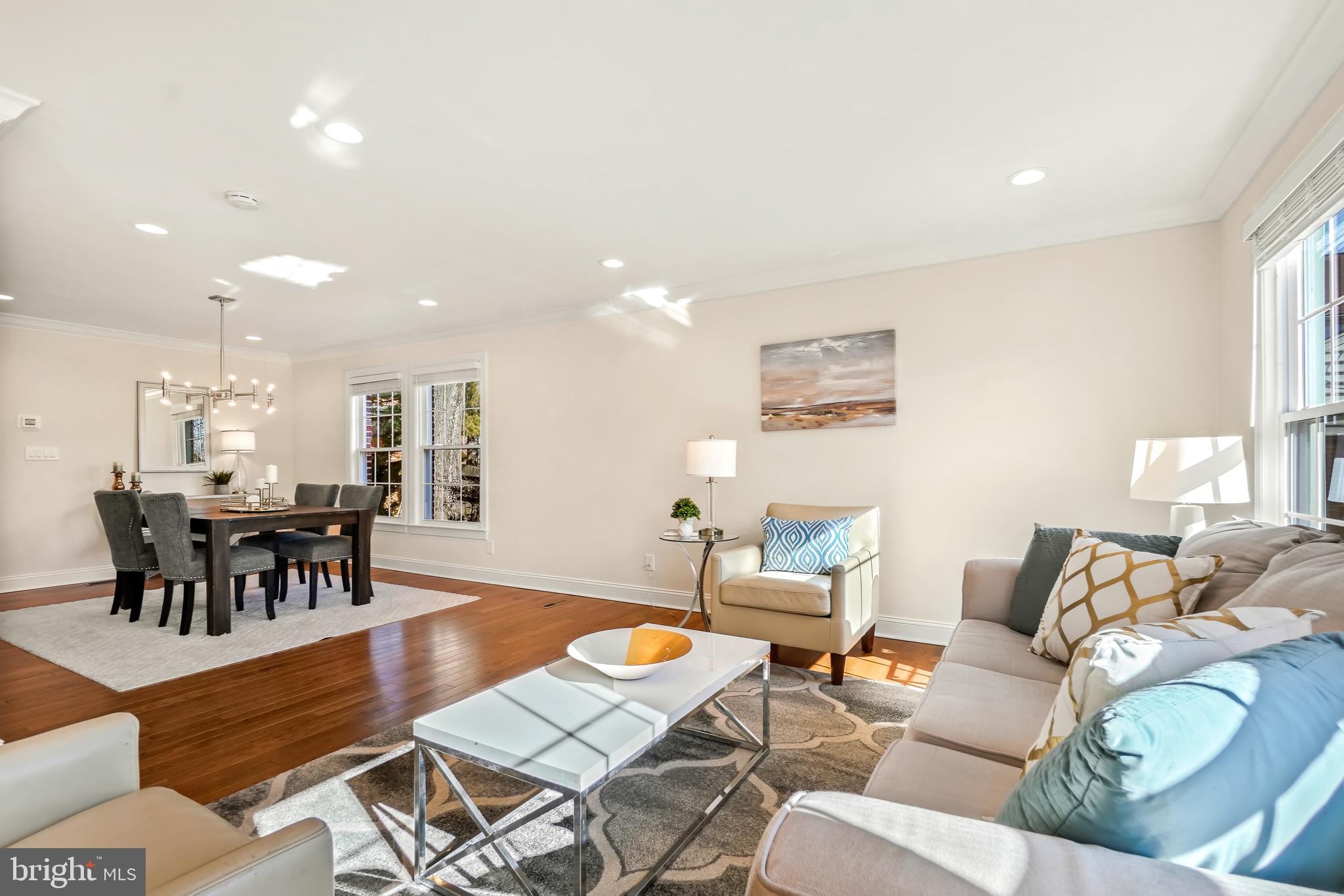 MONTGOMERY SQUARE - Residential