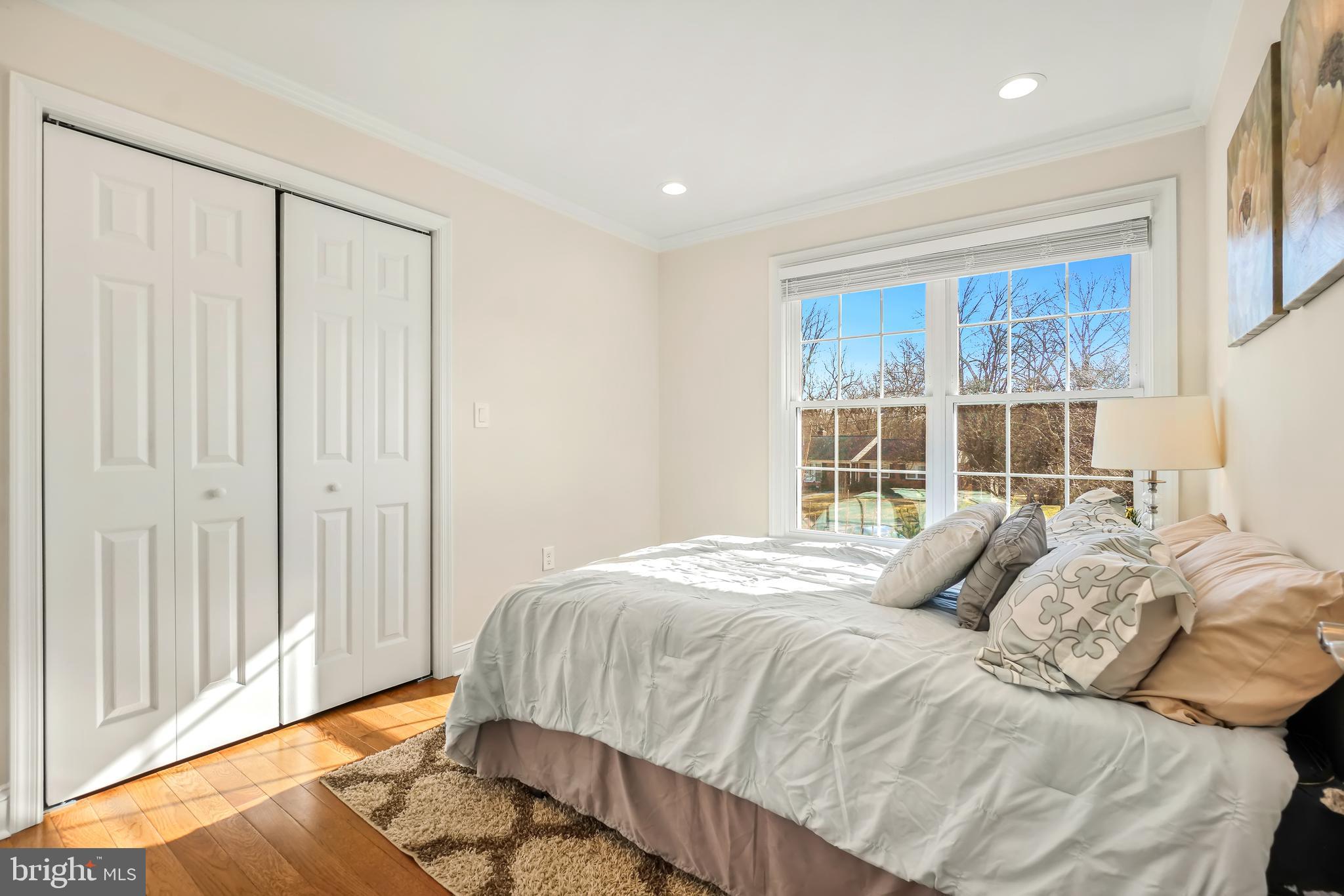 MONTGOMERY SQUARE - Residential