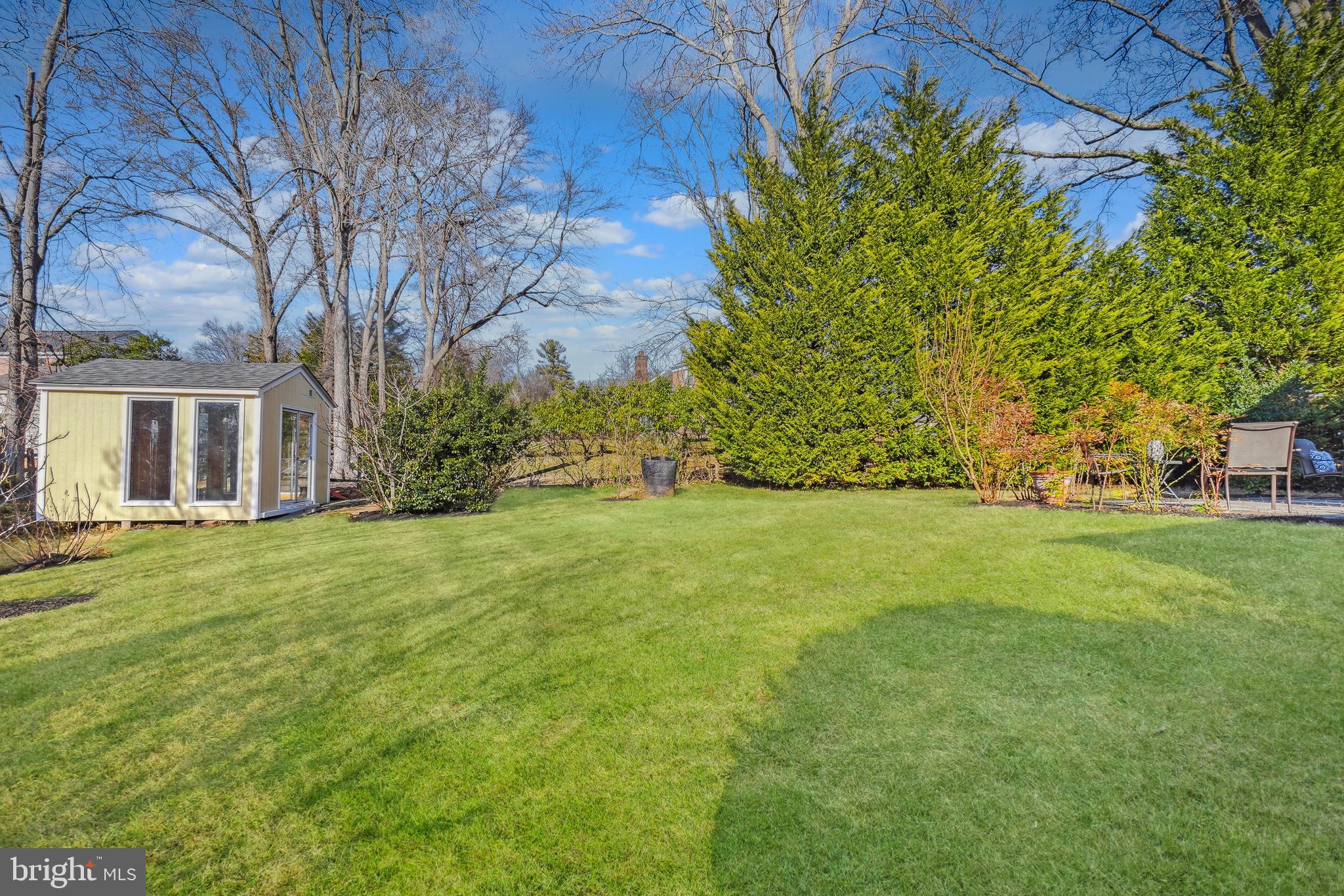 MONTGOMERY SQUARE - Residential