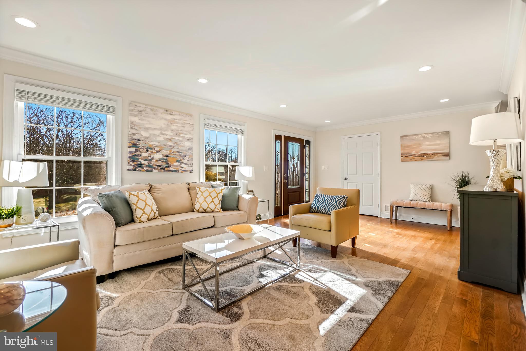 MONTGOMERY SQUARE - Residential