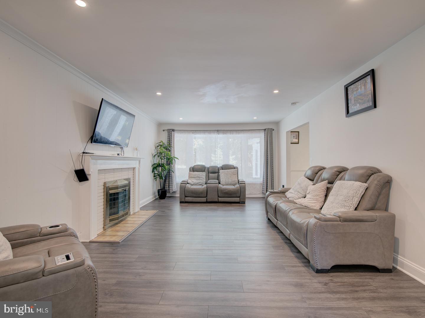 VALLEYBROOK - Residential Lease