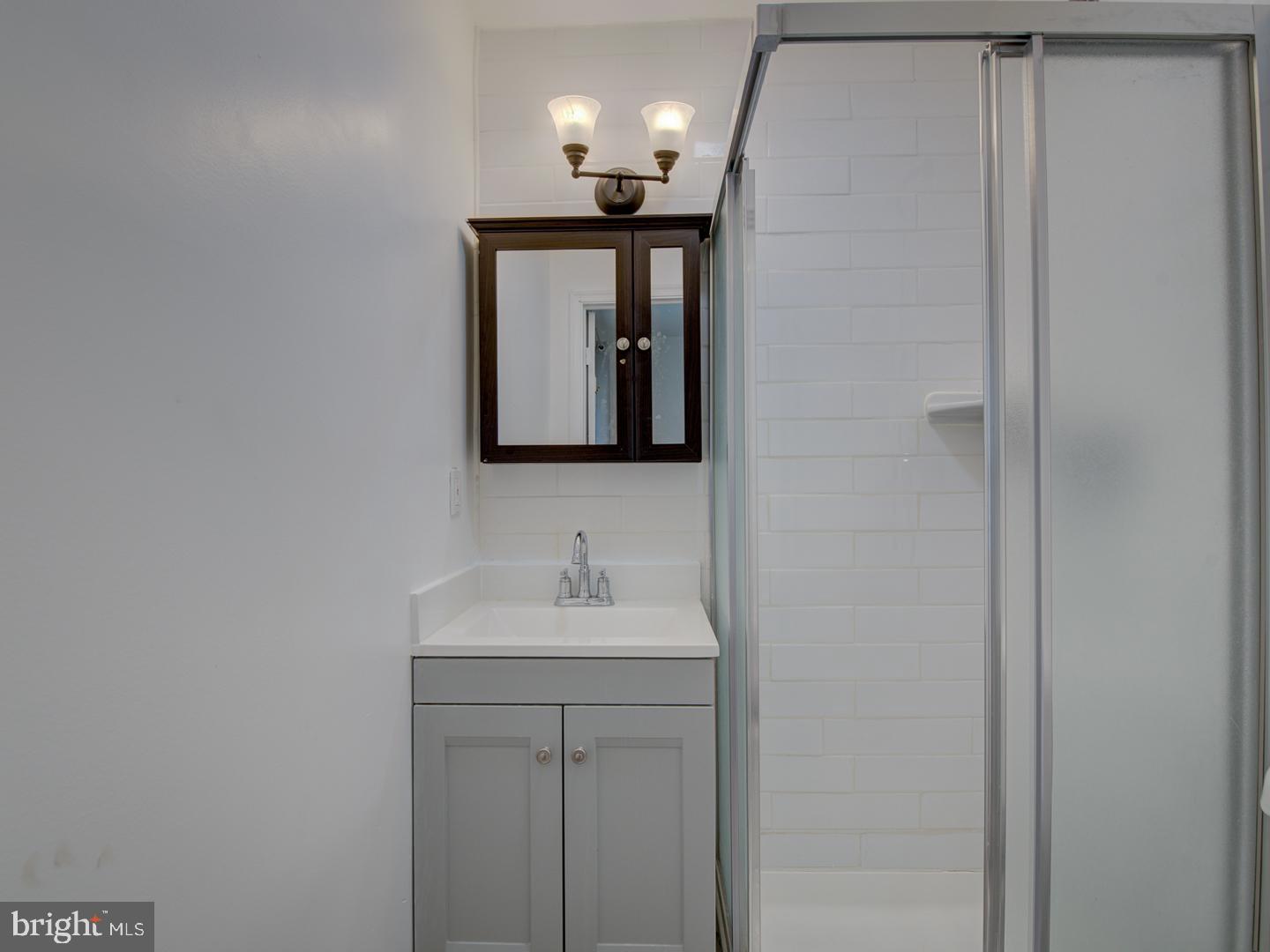 VALLEYBROOK - Residential Lease