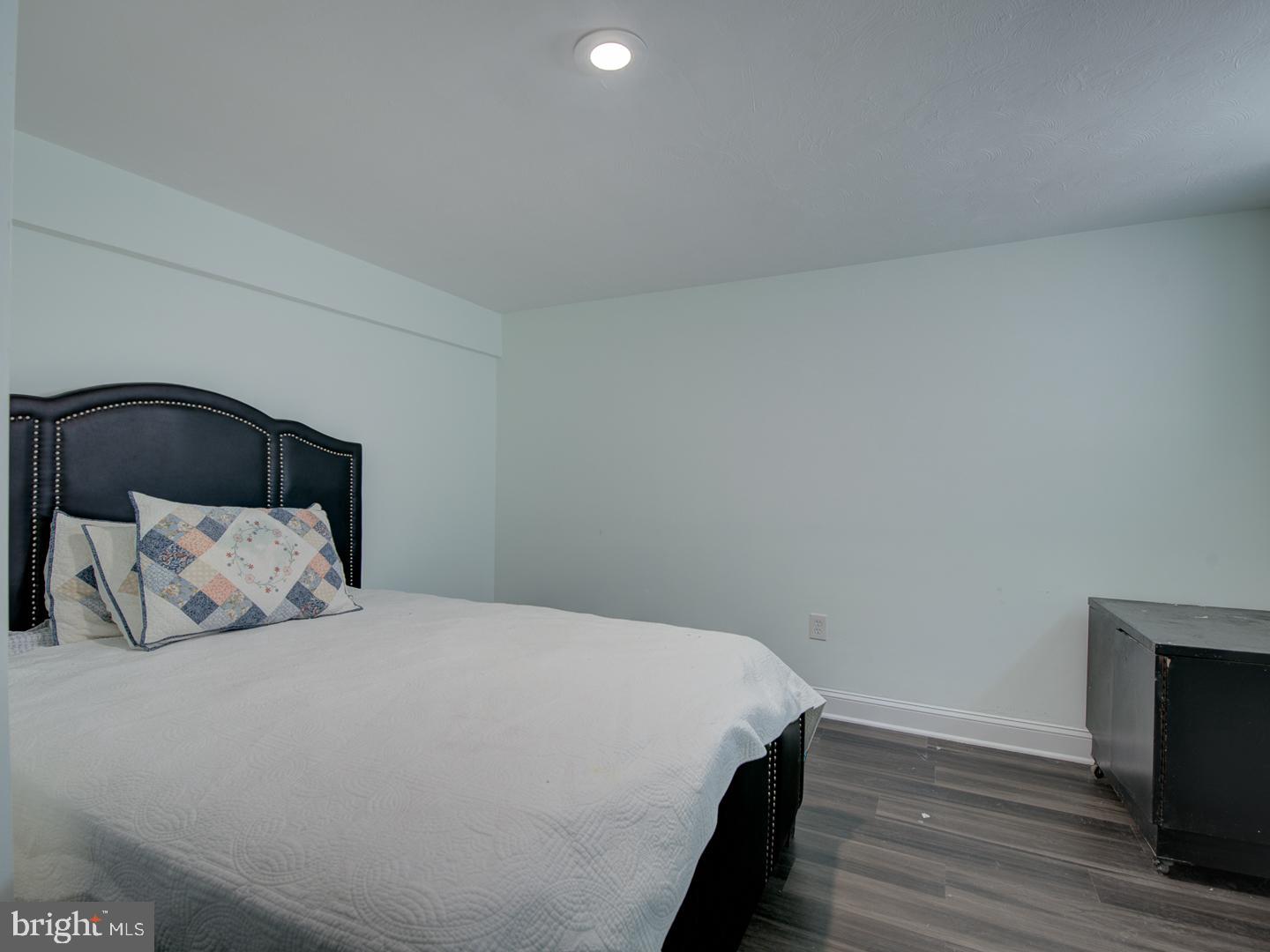 VALLEYBROOK - Residential Lease