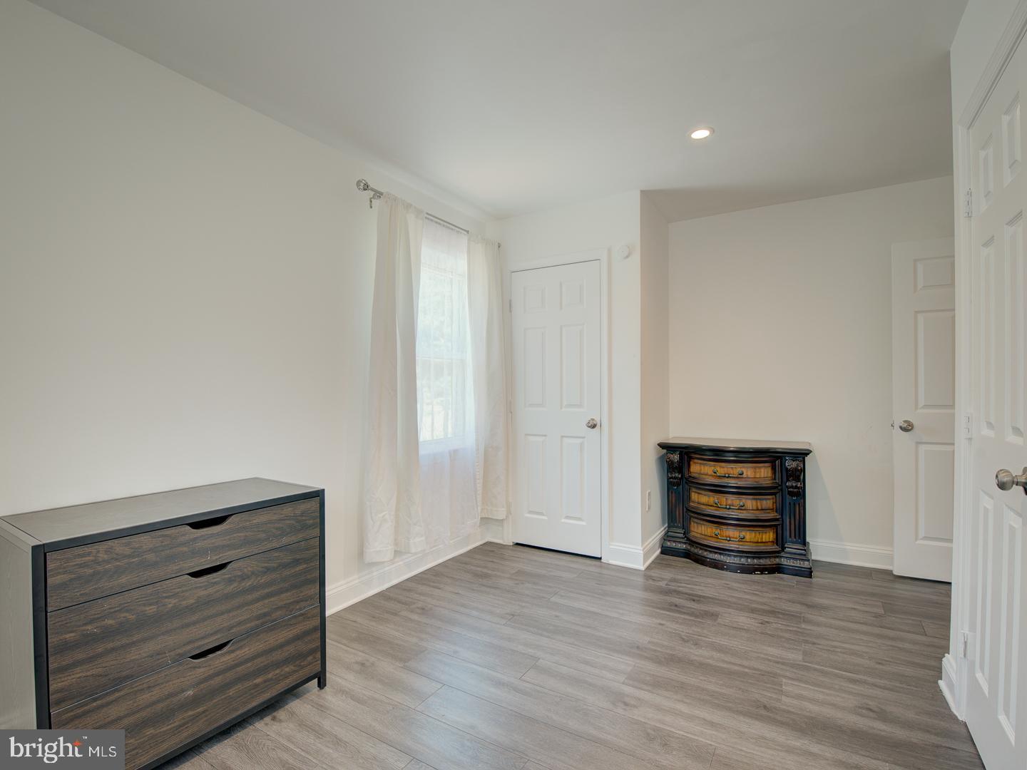 VALLEYBROOK - Residential Lease