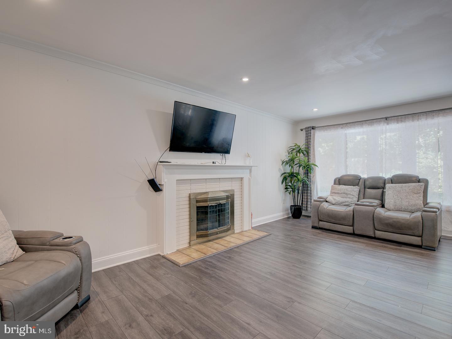 VALLEYBROOK - Residential Lease