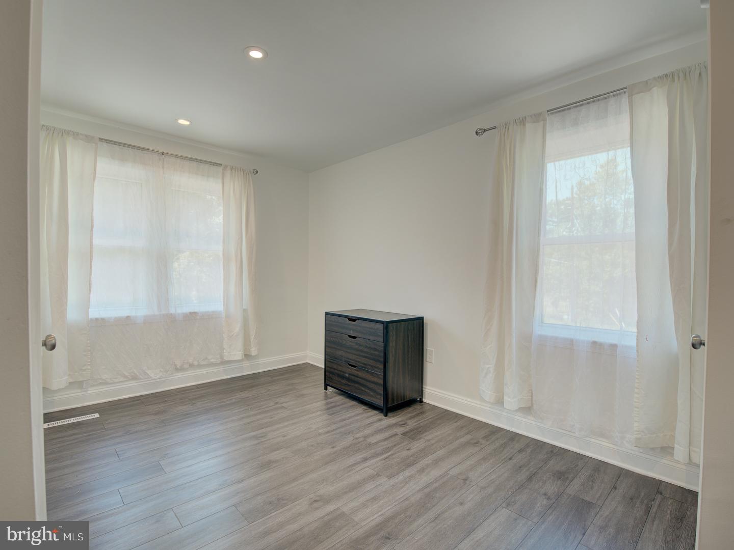 VALLEYBROOK - Residential Lease