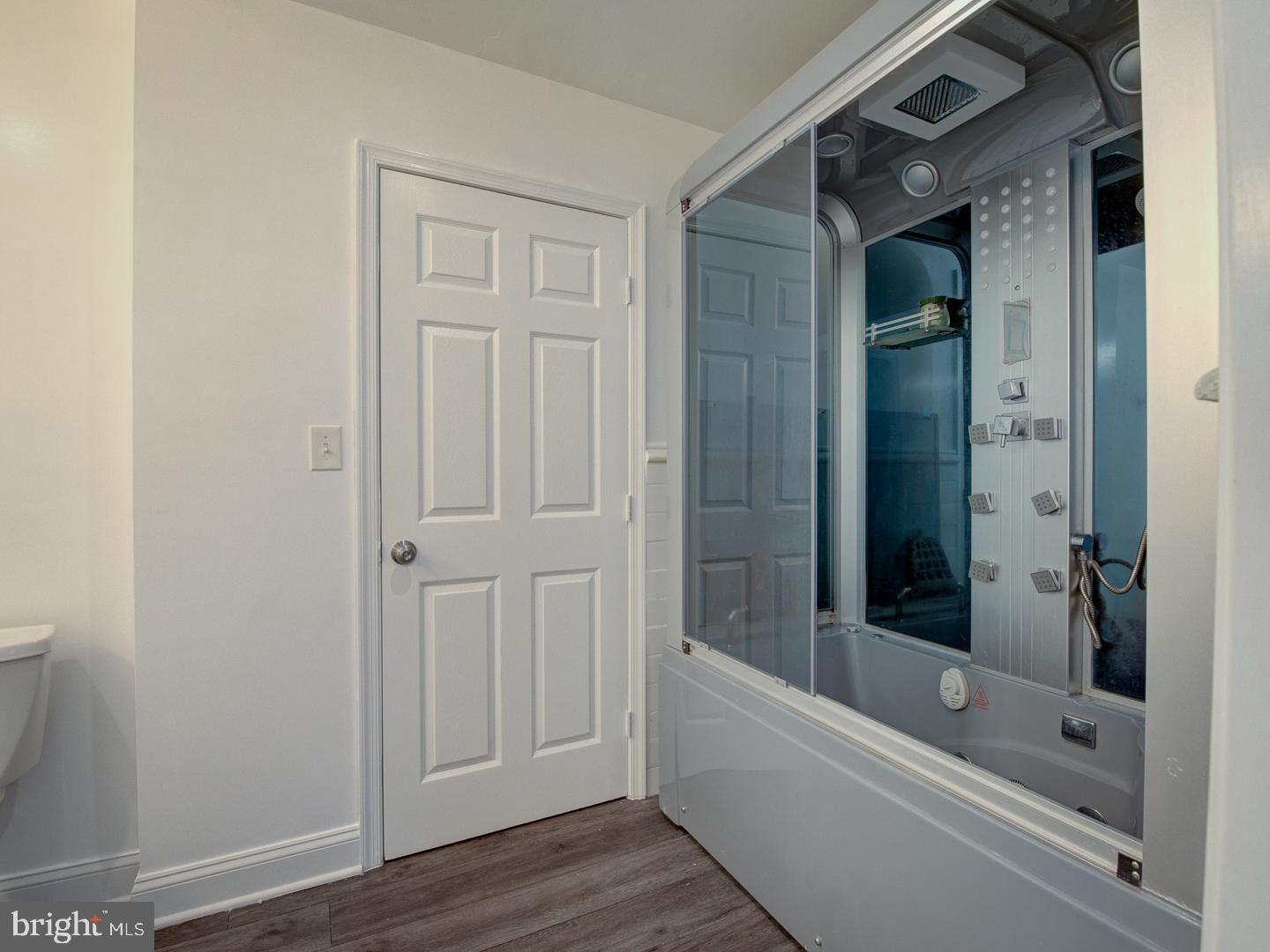 VALLEYBROOK - Residential Lease