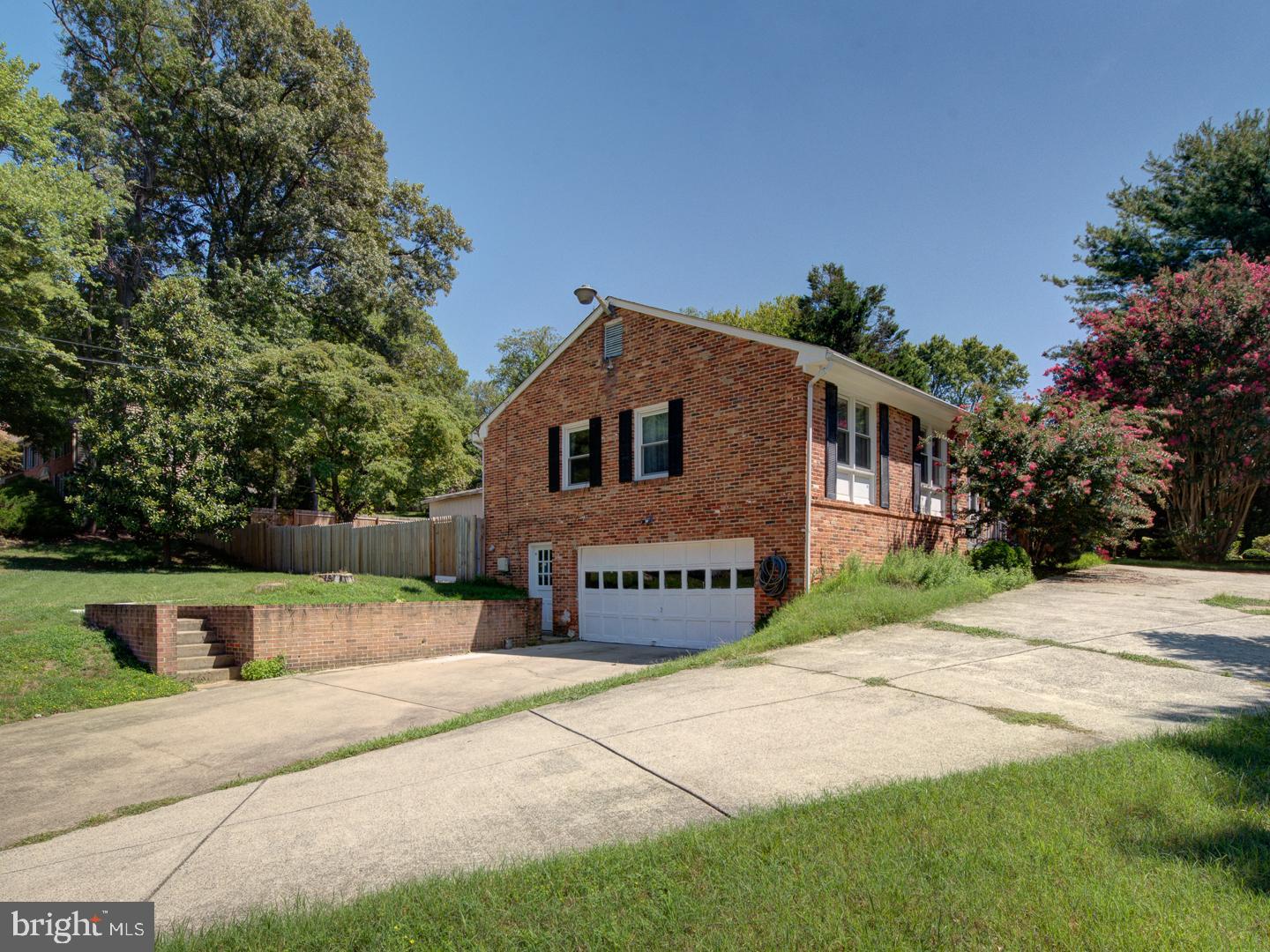 VALLEYBROOK - Residential Lease