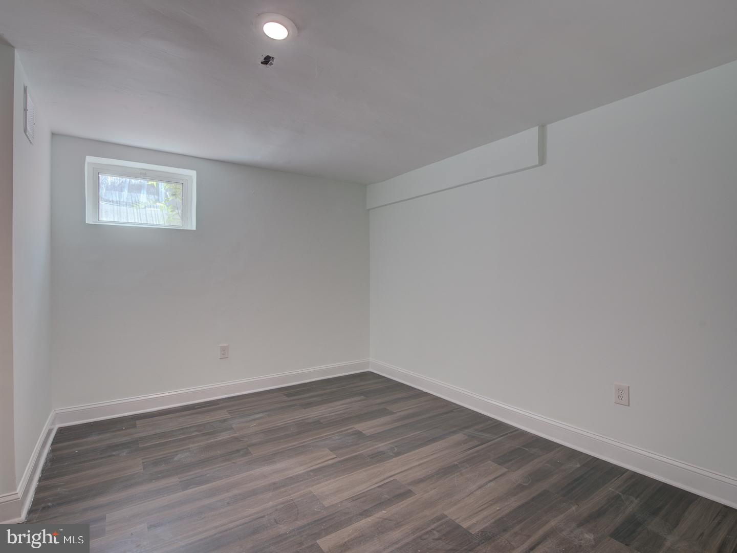 VALLEYBROOK - Residential Lease