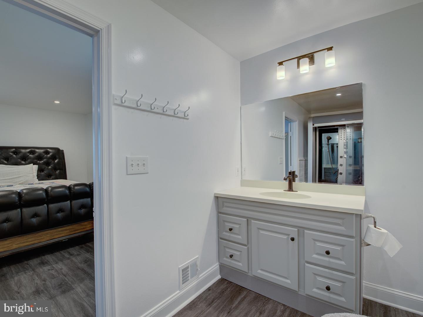 VALLEYBROOK - Residential Lease