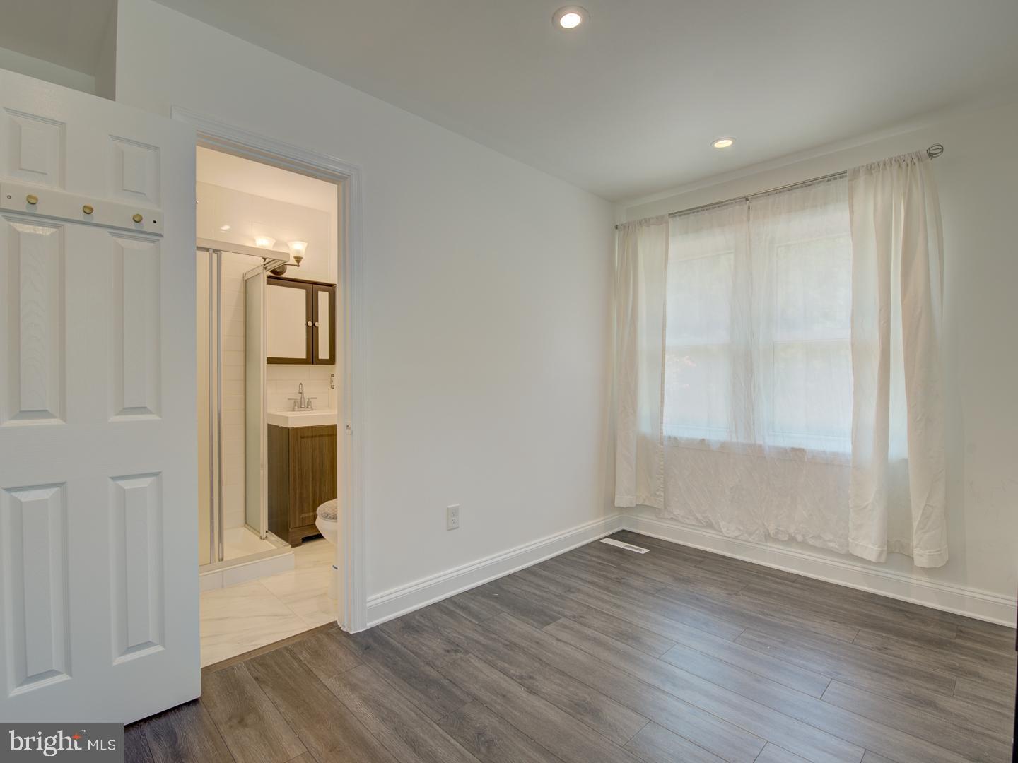 VALLEYBROOK - Residential Lease