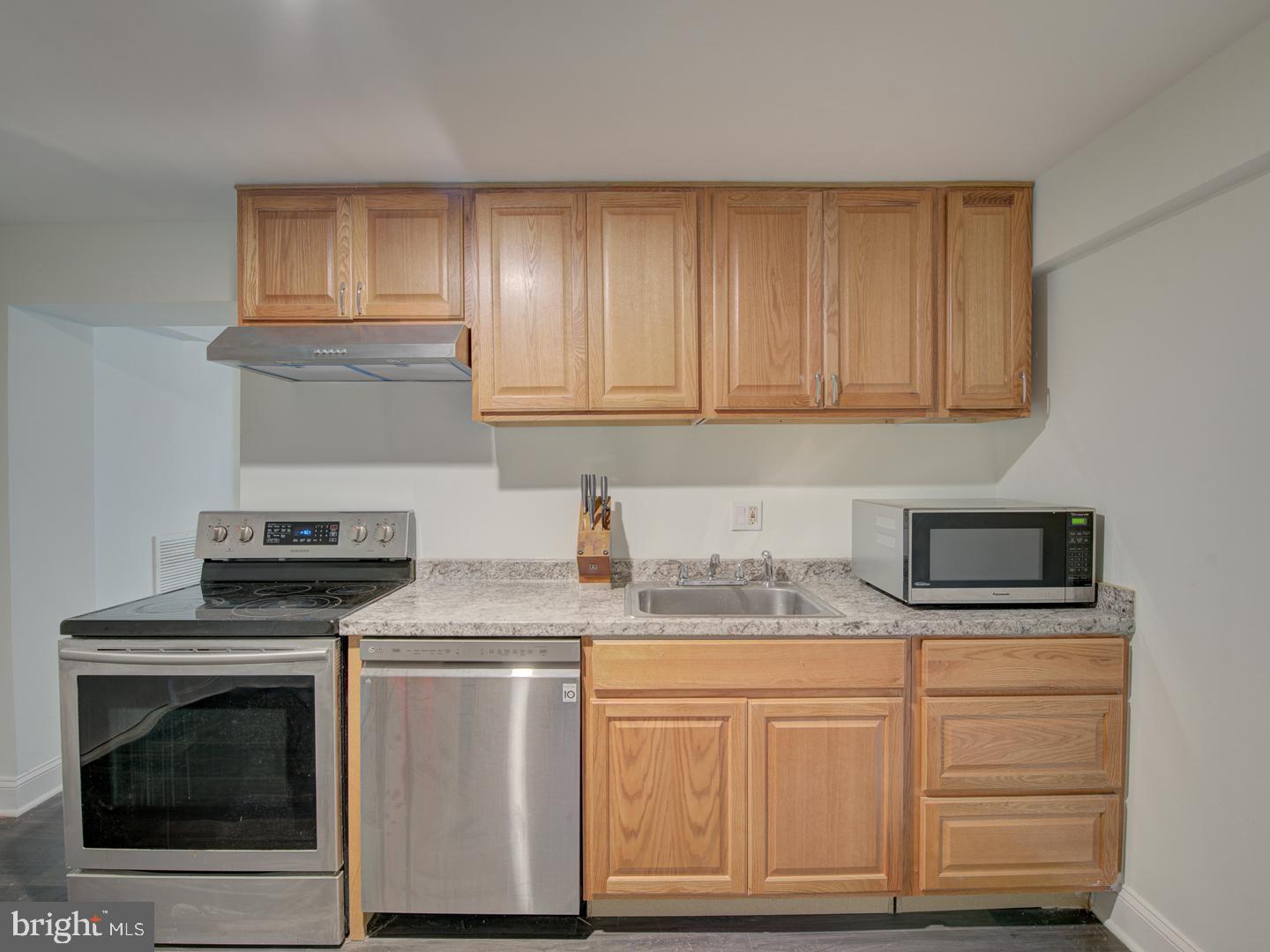 VALLEYBROOK - Residential Lease