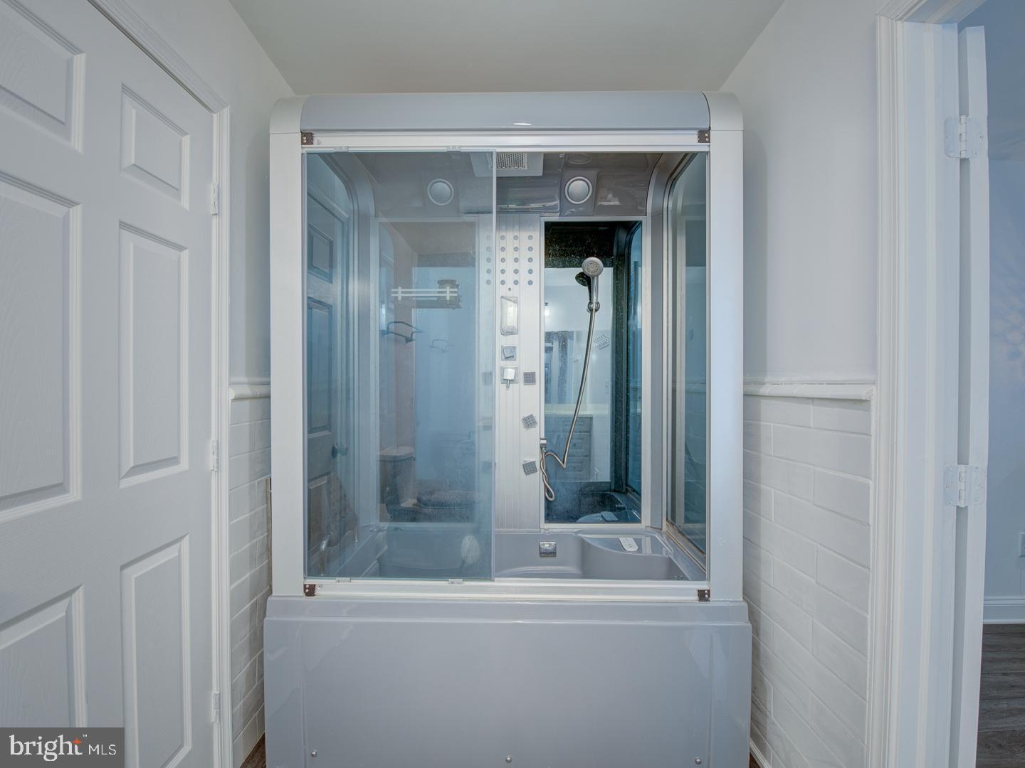 VALLEYBROOK - Residential Lease