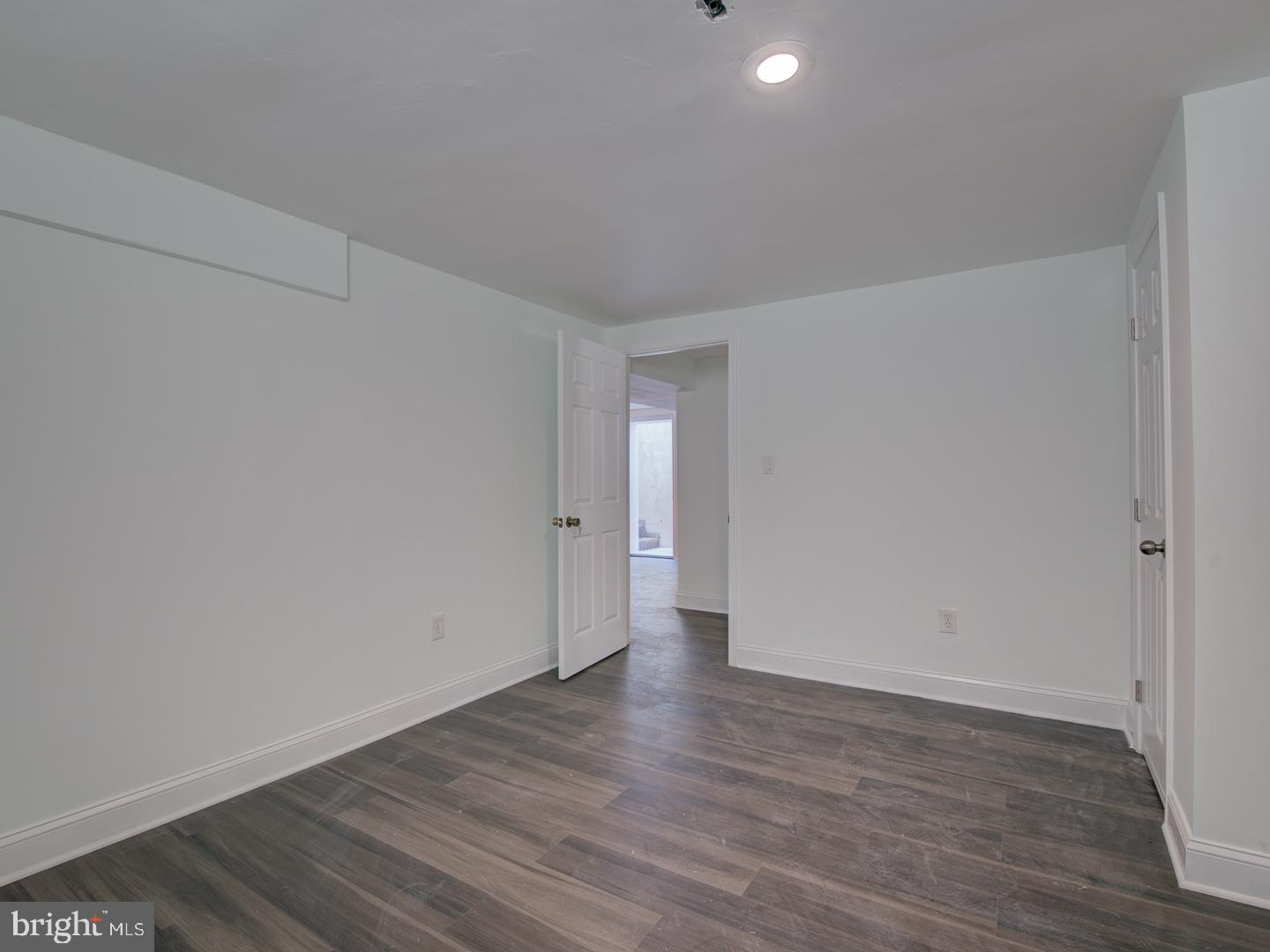 VALLEYBROOK - Residential Lease