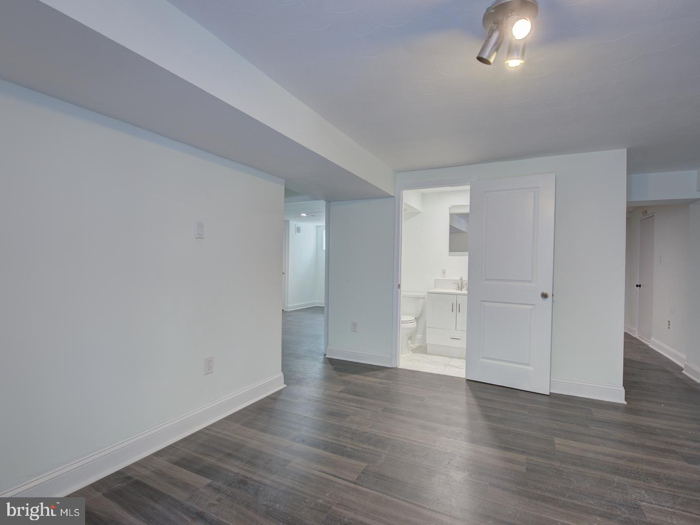 VALLEYBROOK - Residential Lease