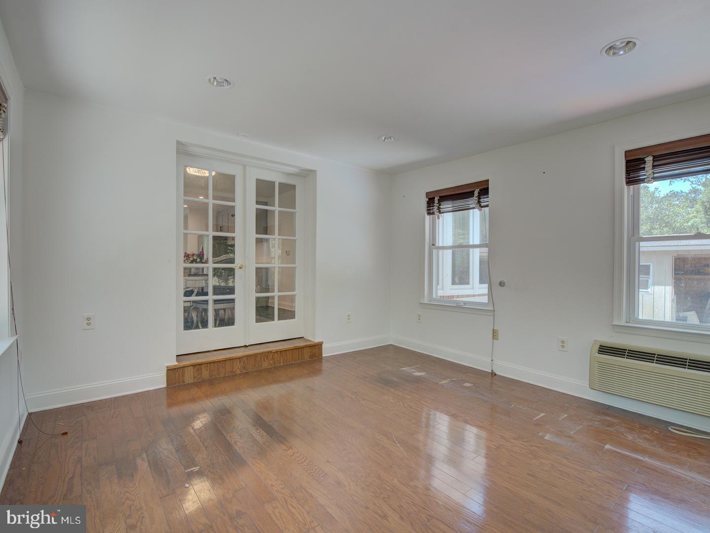 VALLEYBROOK - Residential Lease