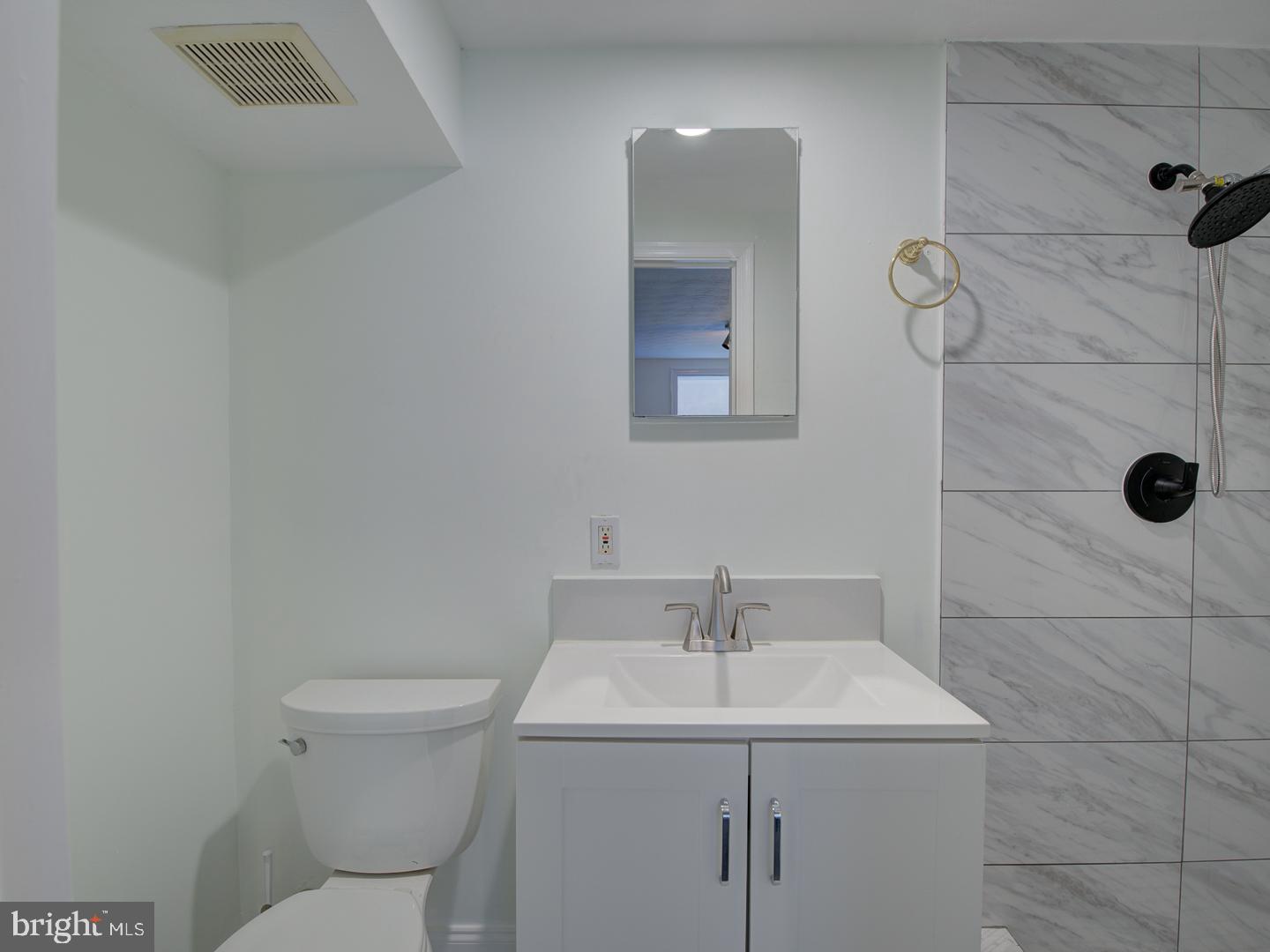 VALLEYBROOK - Residential Lease