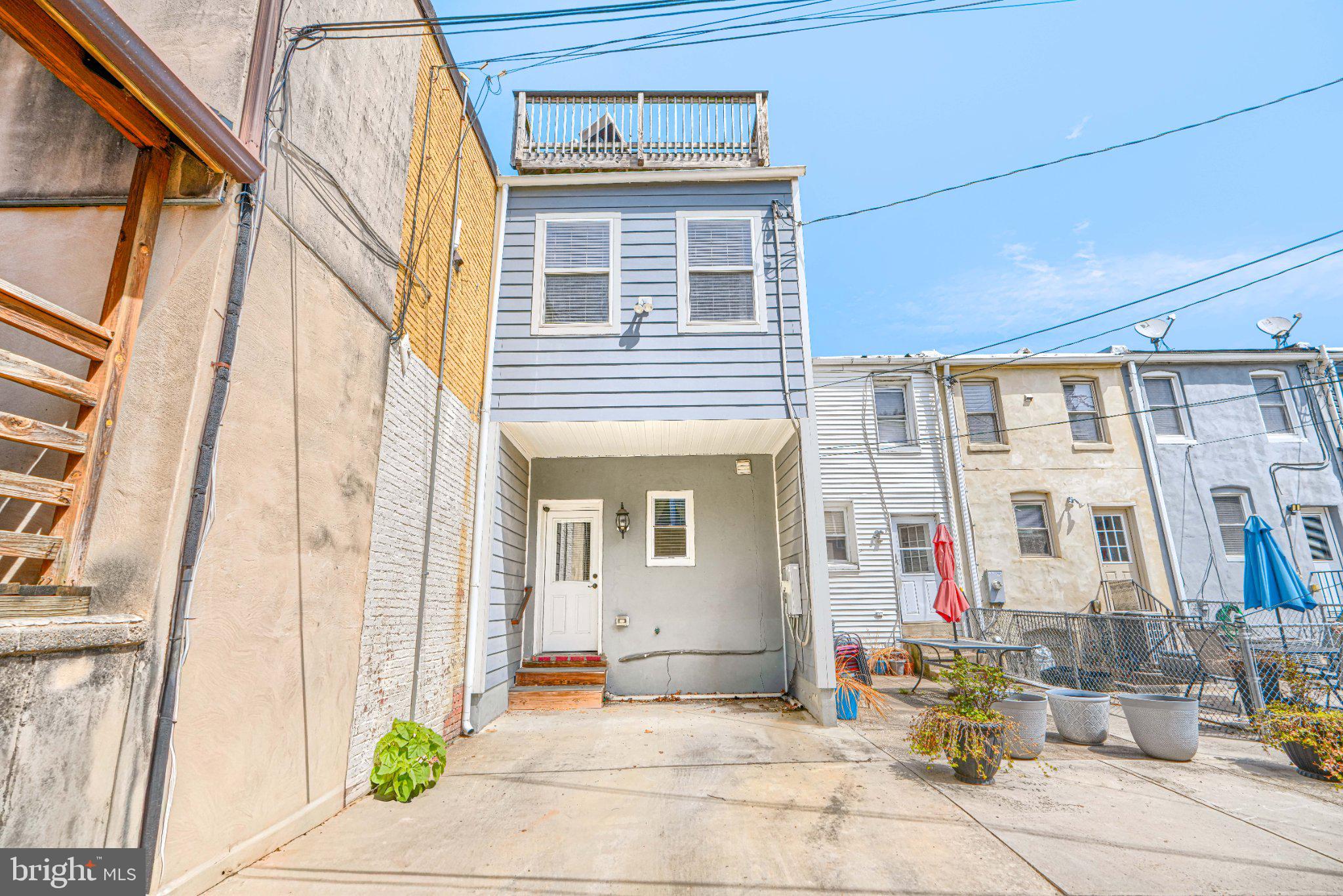 LOCUST POINT - Residential