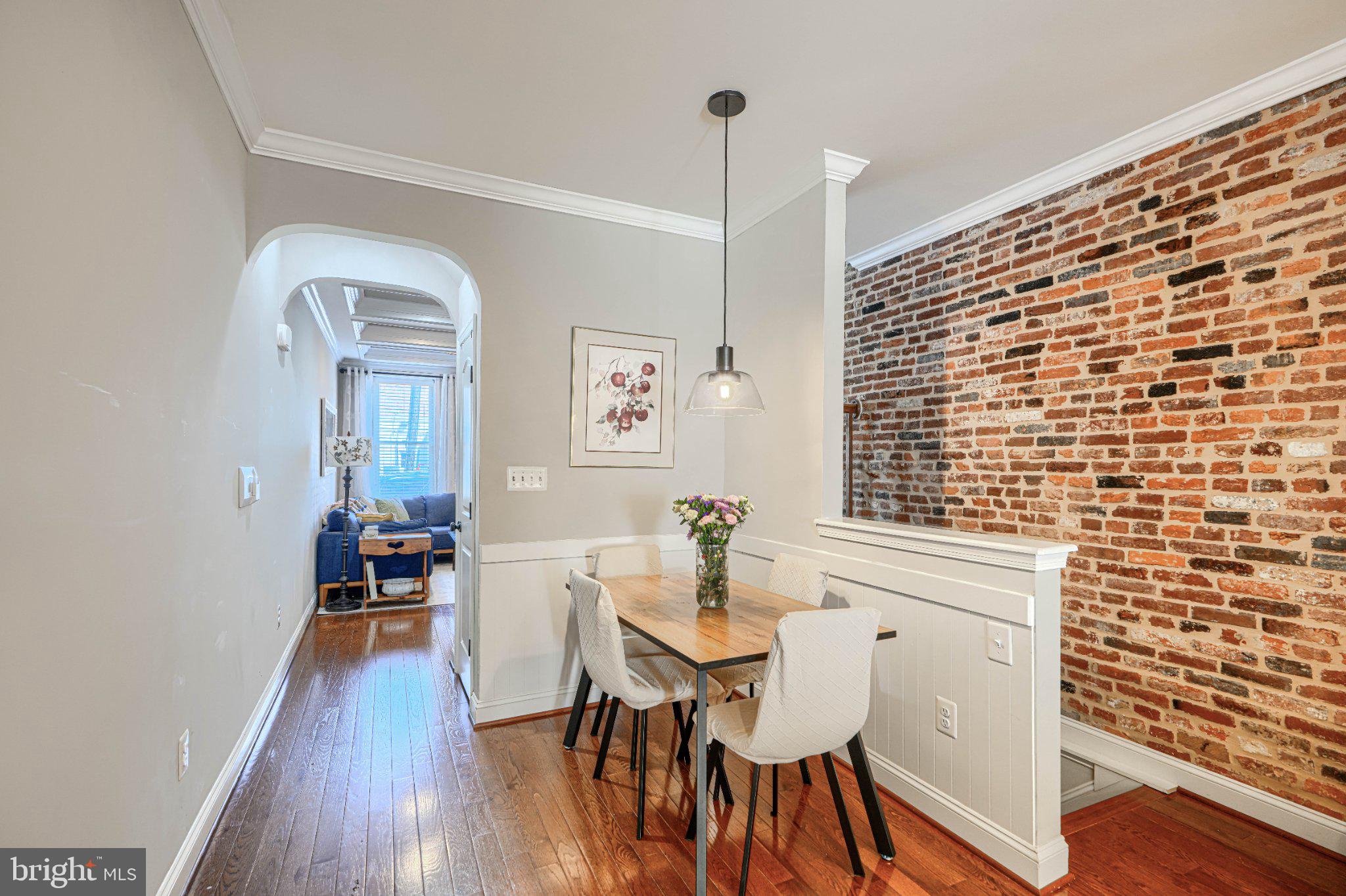 LOCUST POINT - Residential