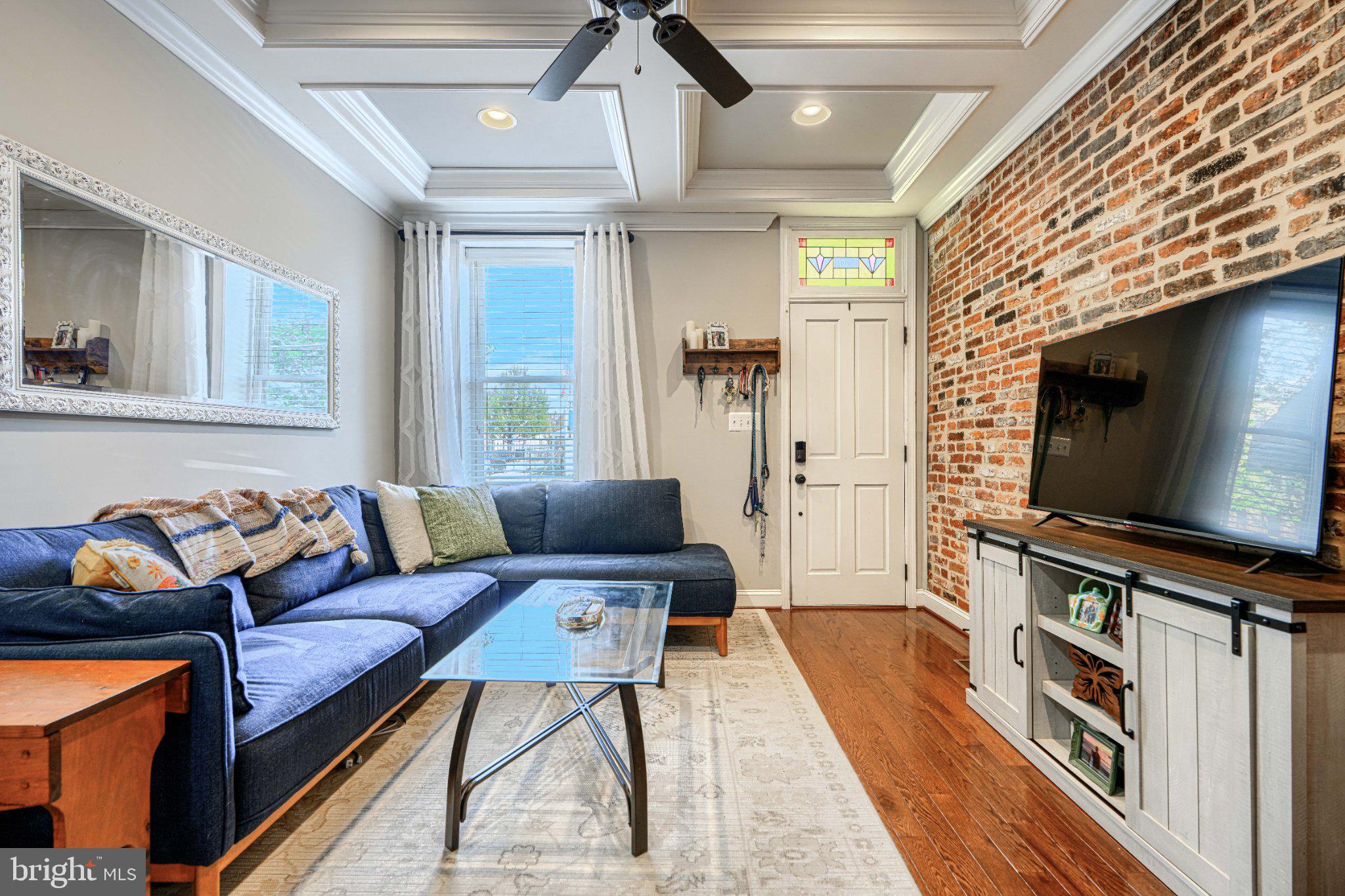 LOCUST POINT - Residential