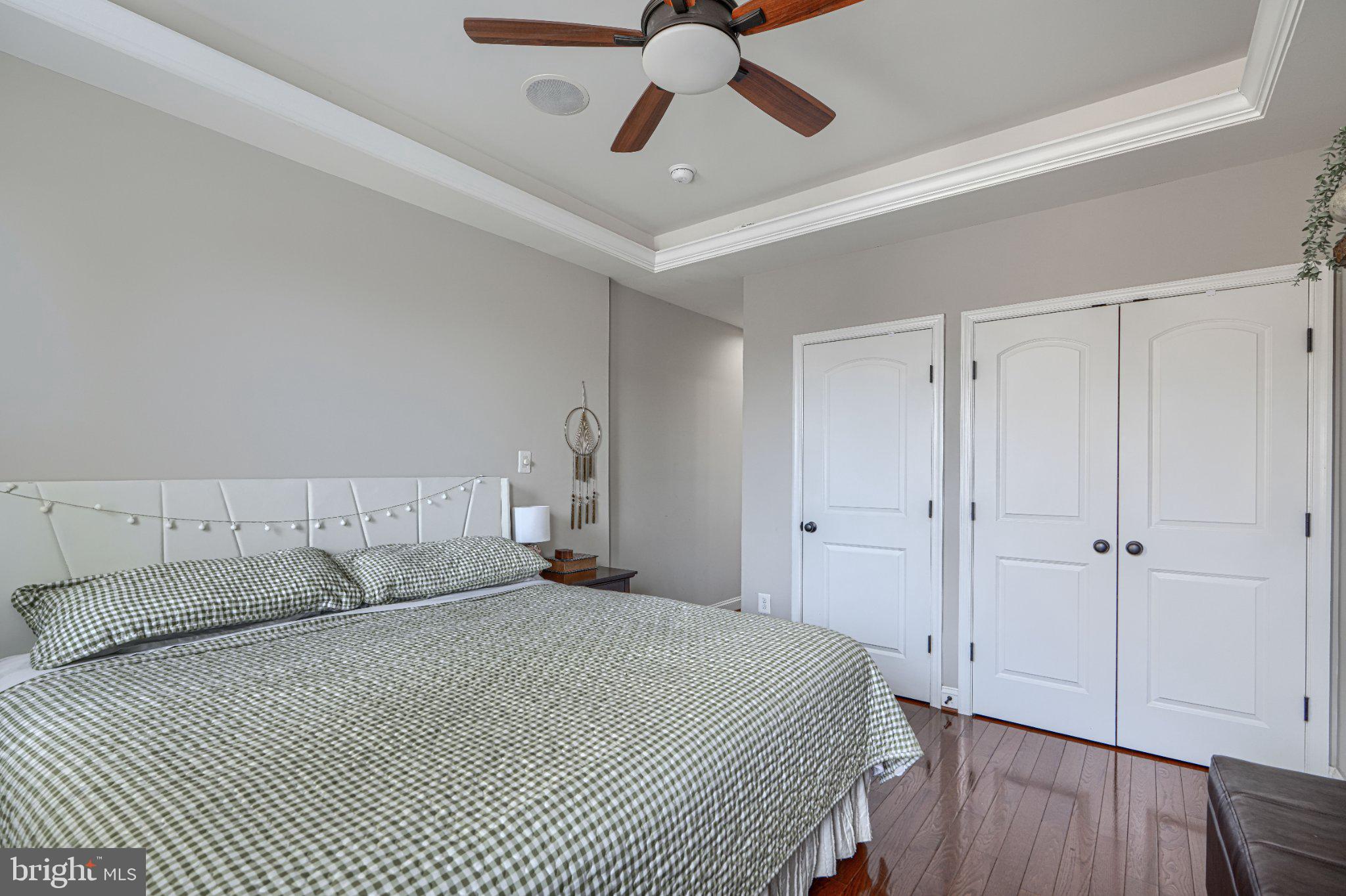 LOCUST POINT - Residential