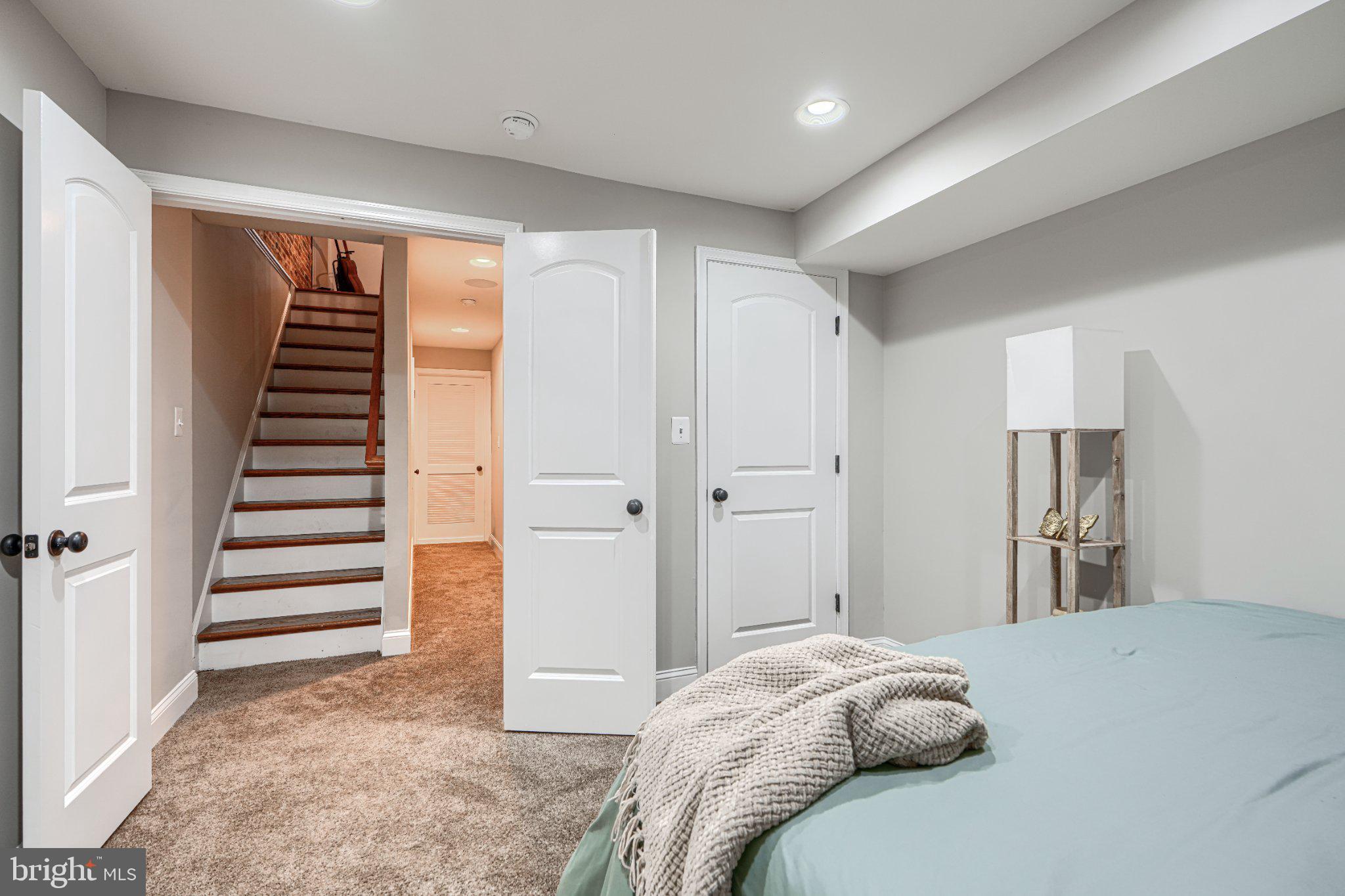 LOCUST POINT - Residential