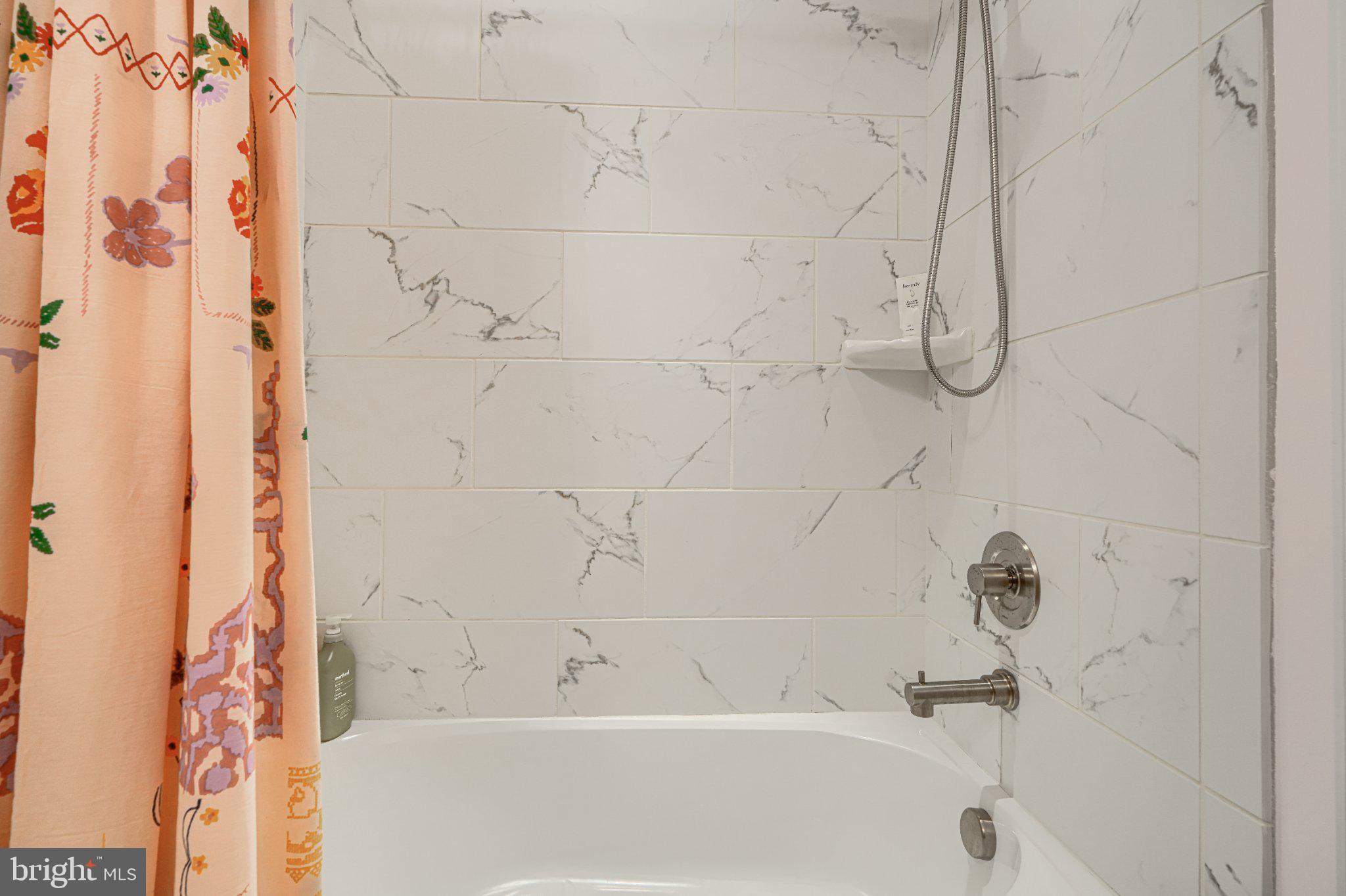 LOCUST POINT - Residential