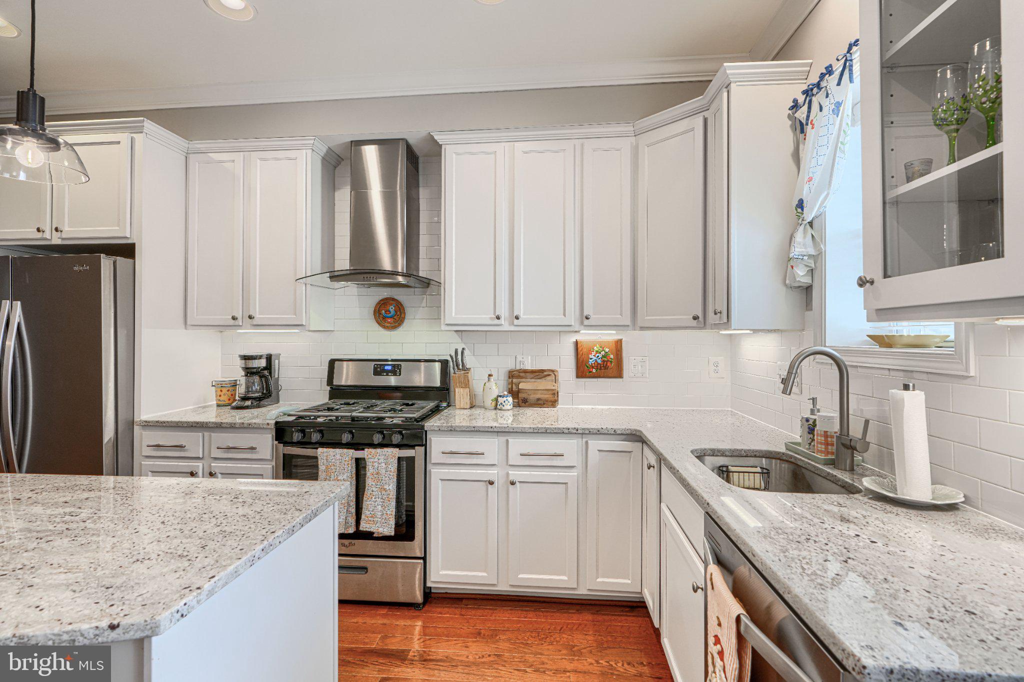 LOCUST POINT - Residential