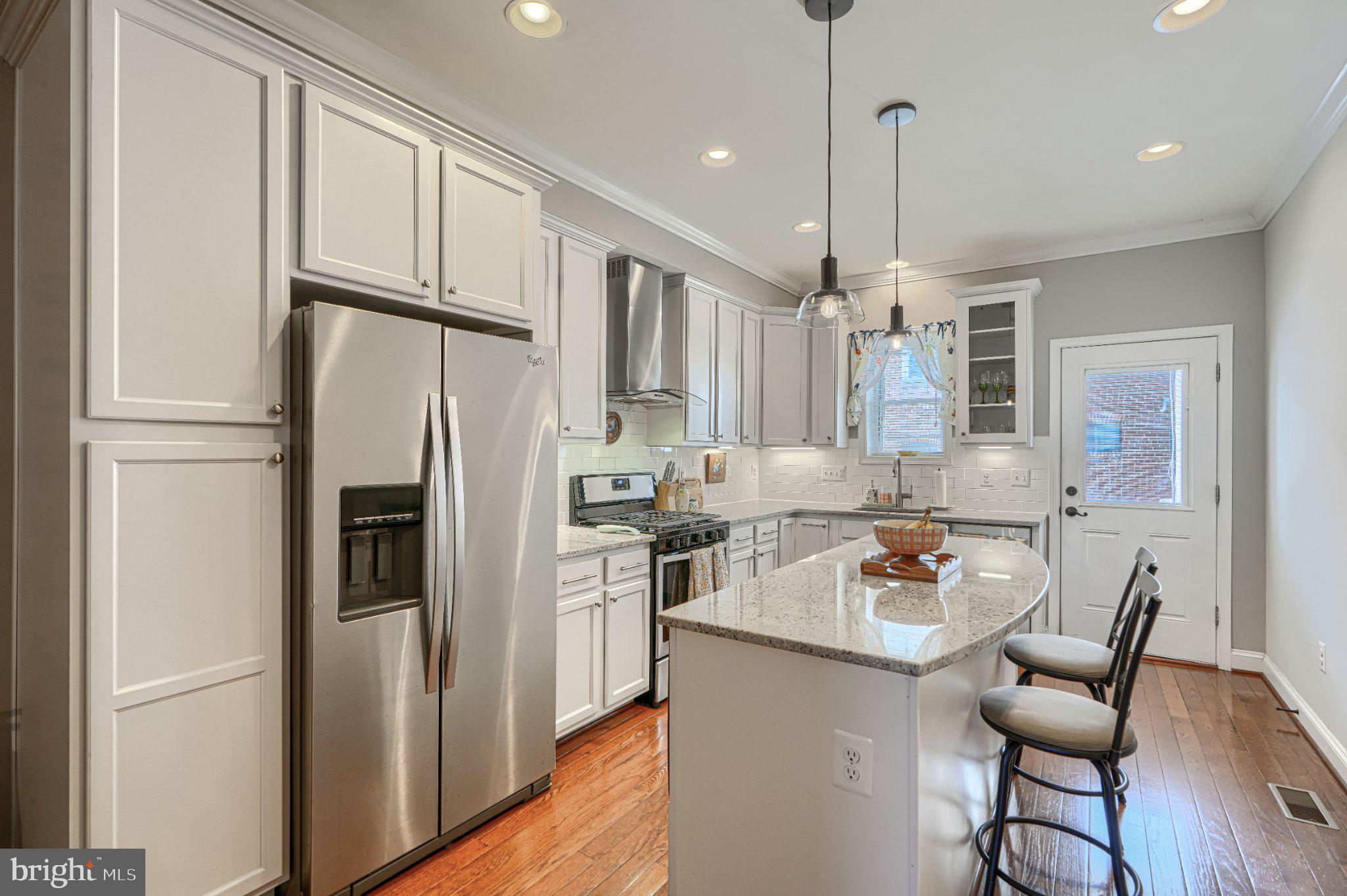 LOCUST POINT - Residential