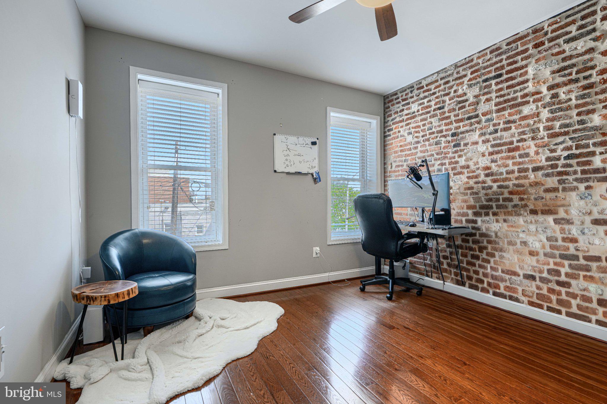 LOCUST POINT - Residential