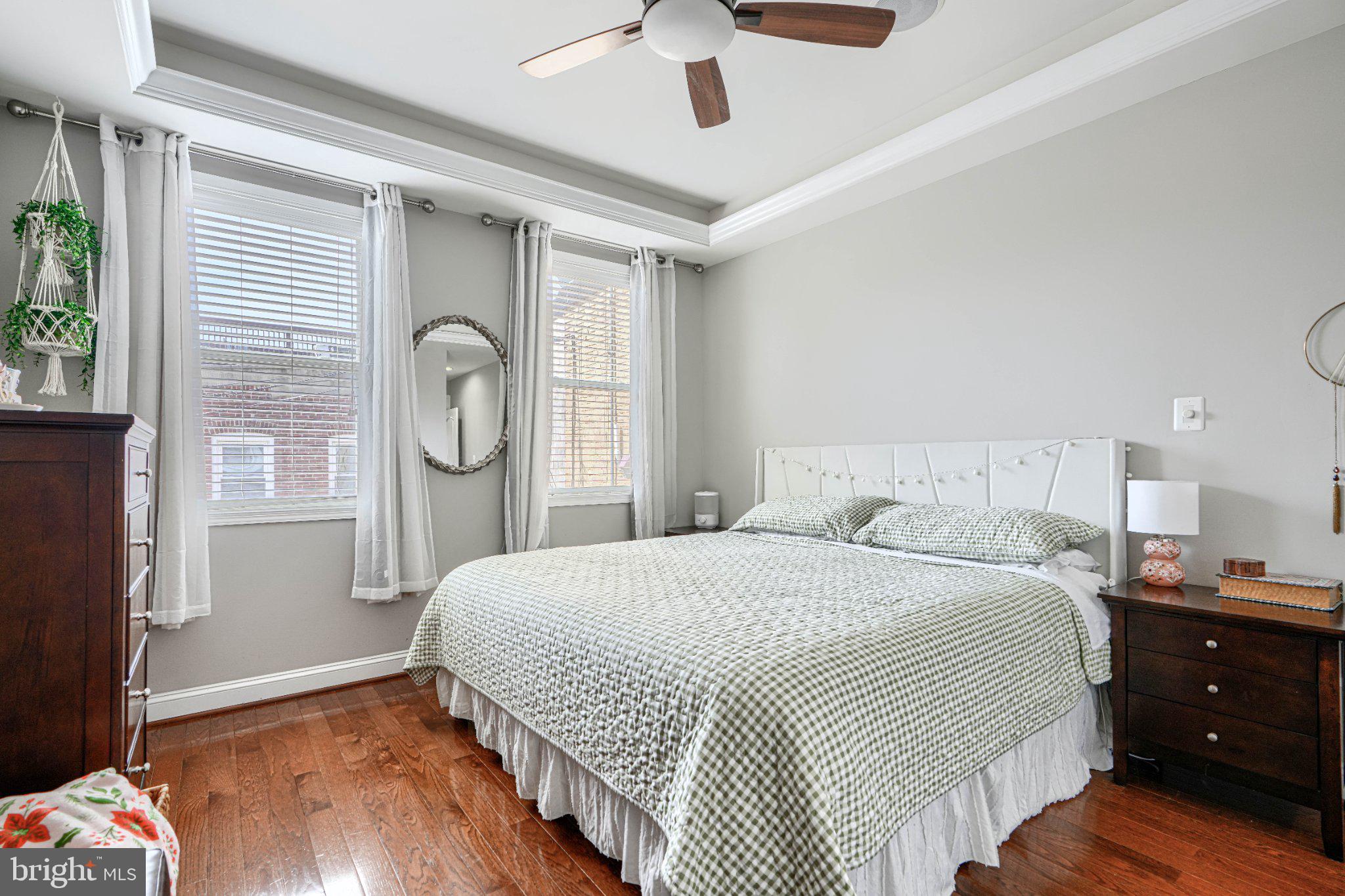 LOCUST POINT - Residential