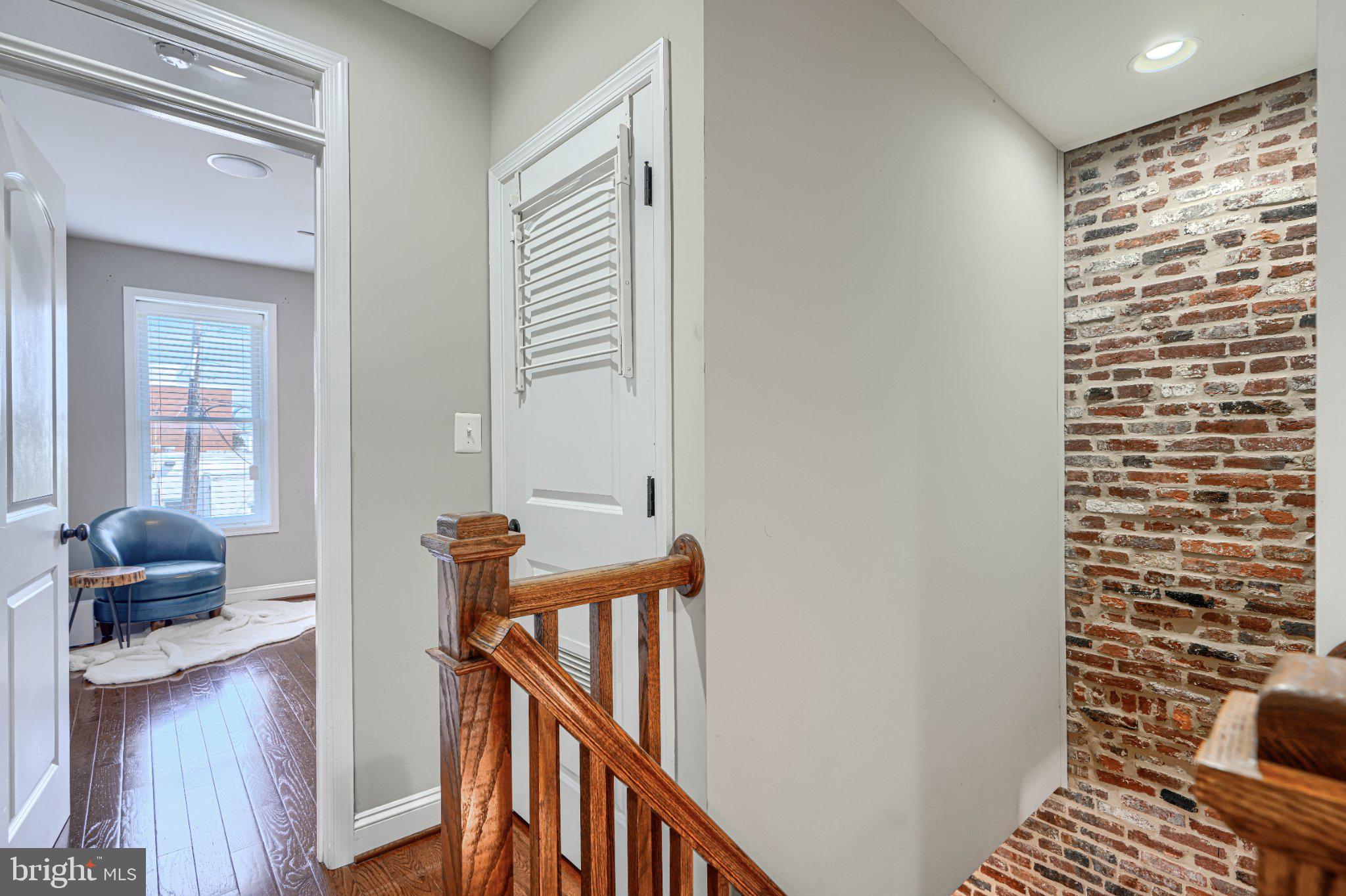 LOCUST POINT - Residential