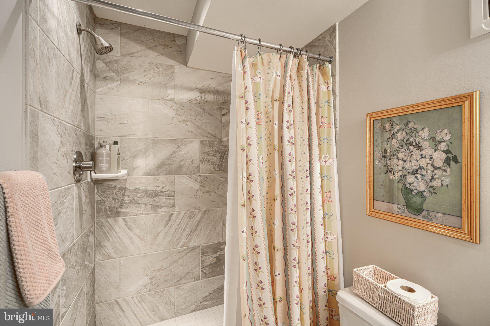 LOCUST POINT - Residential