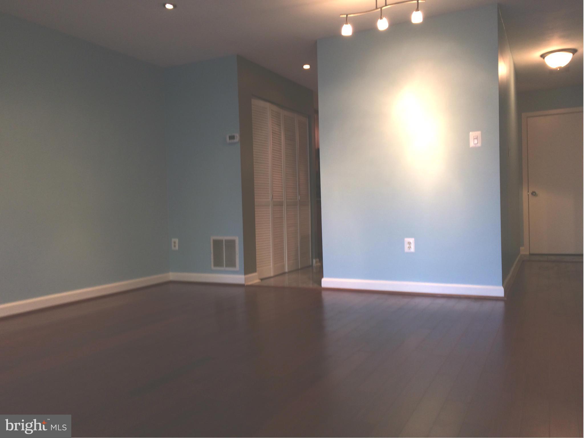 BRISTOL SQUARE - Residential Lease