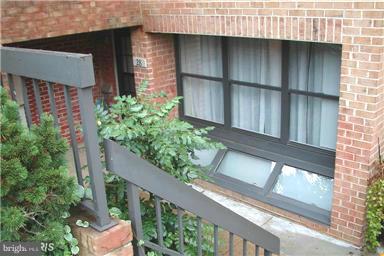 BRISTOL SQUARE - Residential Lease