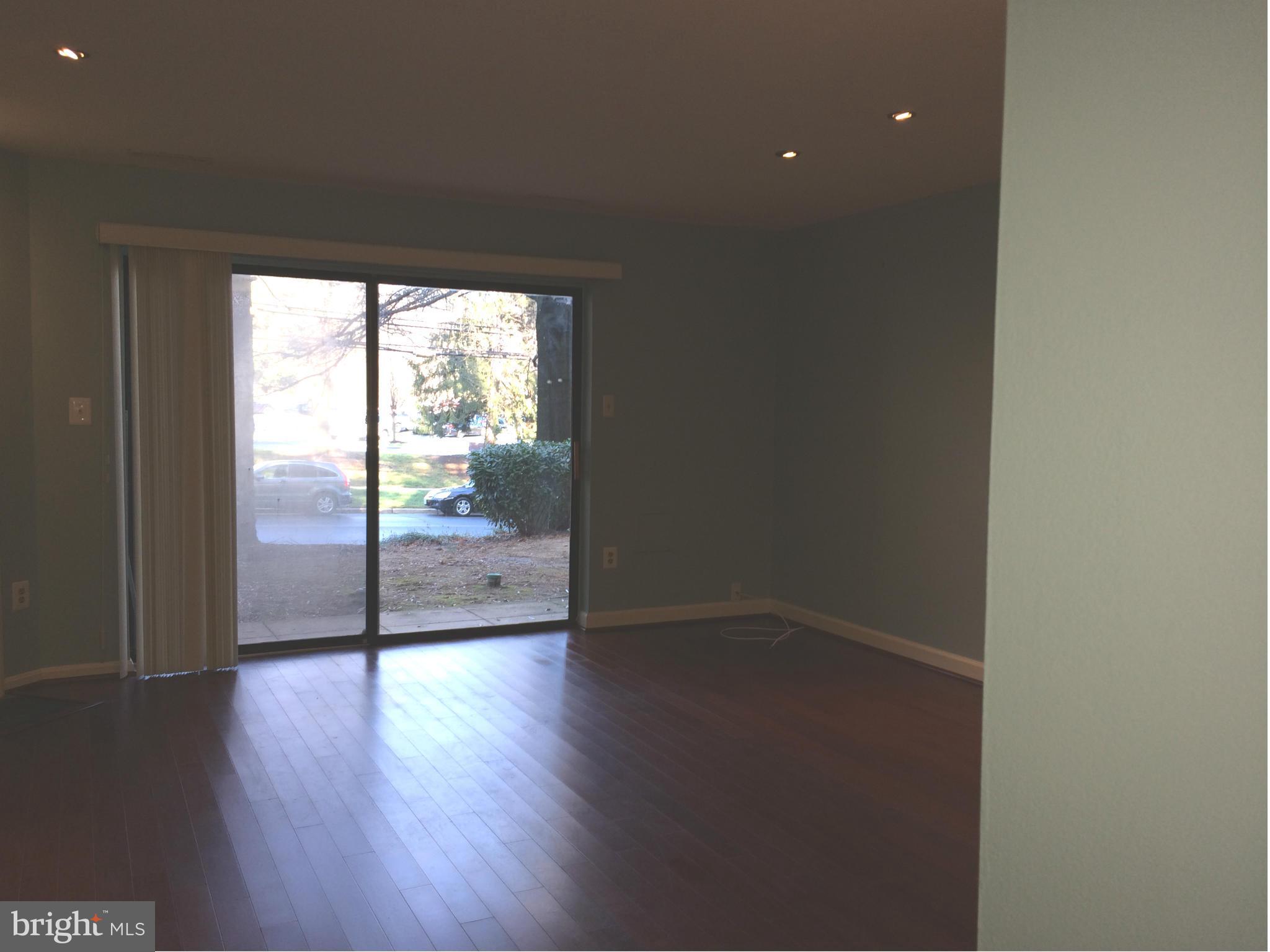 BRISTOL SQUARE - Residential Lease